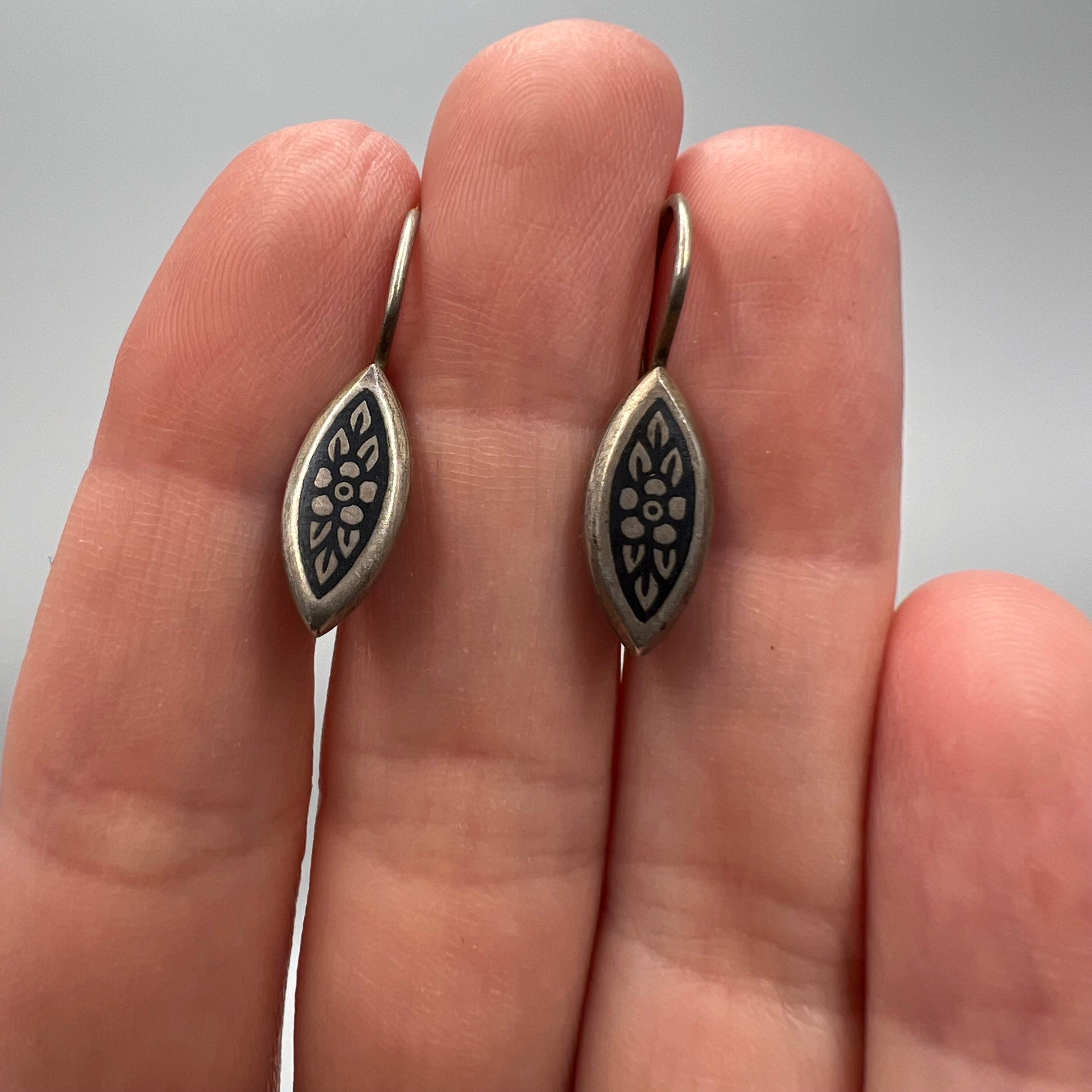 Vintage Vintage Earrings Black Silver 875 Women's Jewelry Flower Size ONE SIZE - 3 Thumbnail