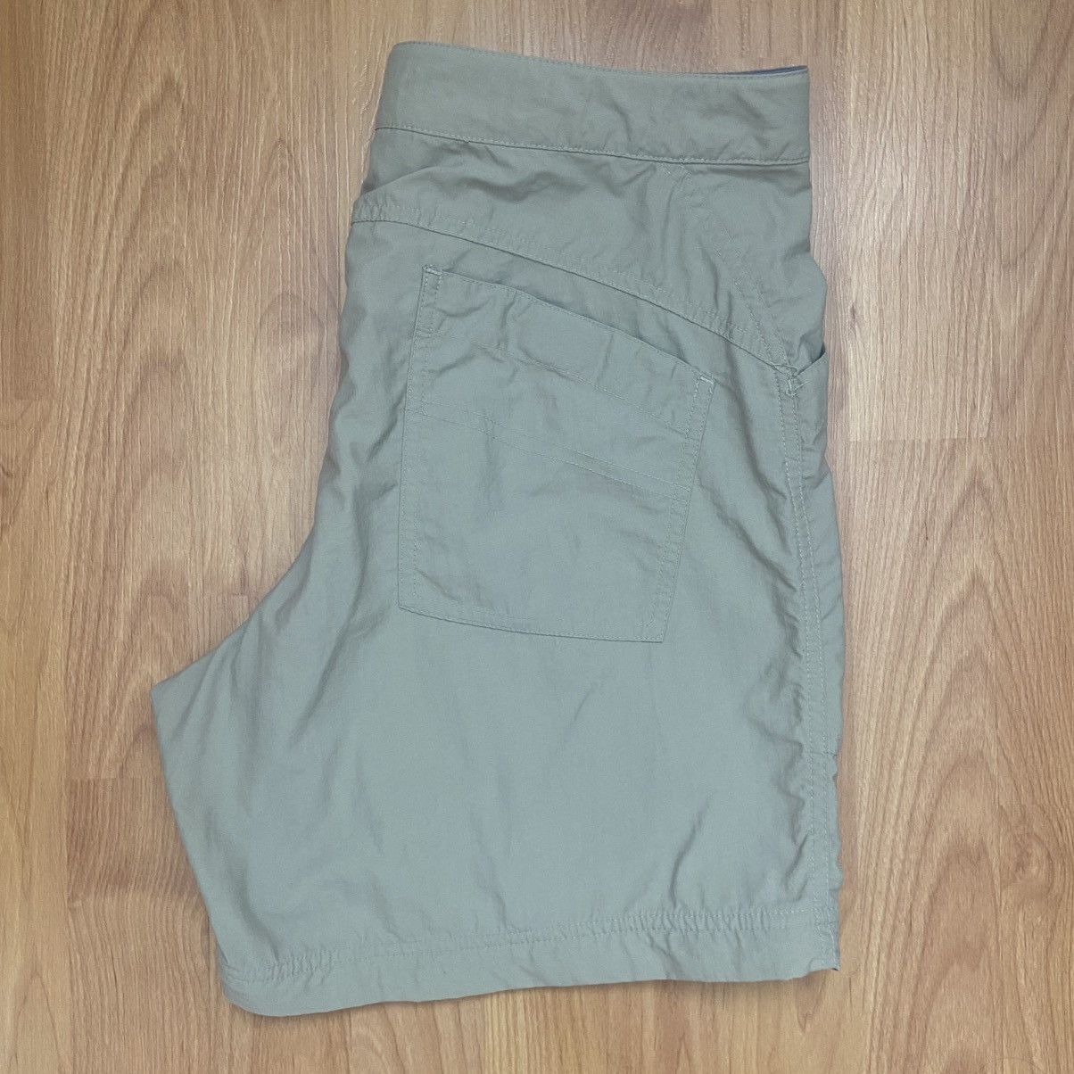 Mountain Hardwear Mountain Hardwear Outdoor Hiking Gorpcore Shorts Women’s 12 Size 34" / US 12 / IT 48 - 4 Thumbnail