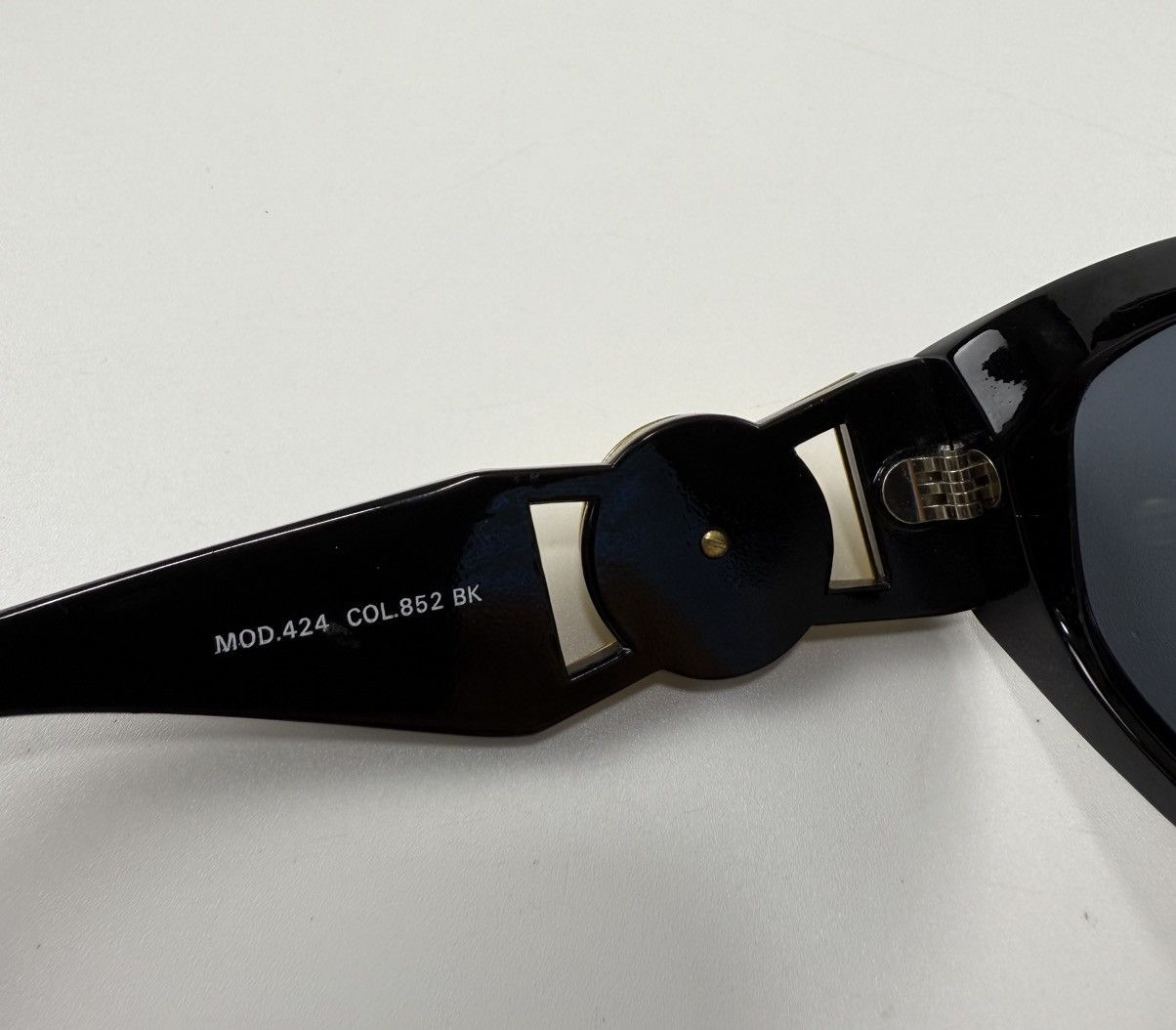 Versace Vintage Gianni Versace 424/M 852 Sunglasses Size ONE SIZE - 6 Thumbnail
