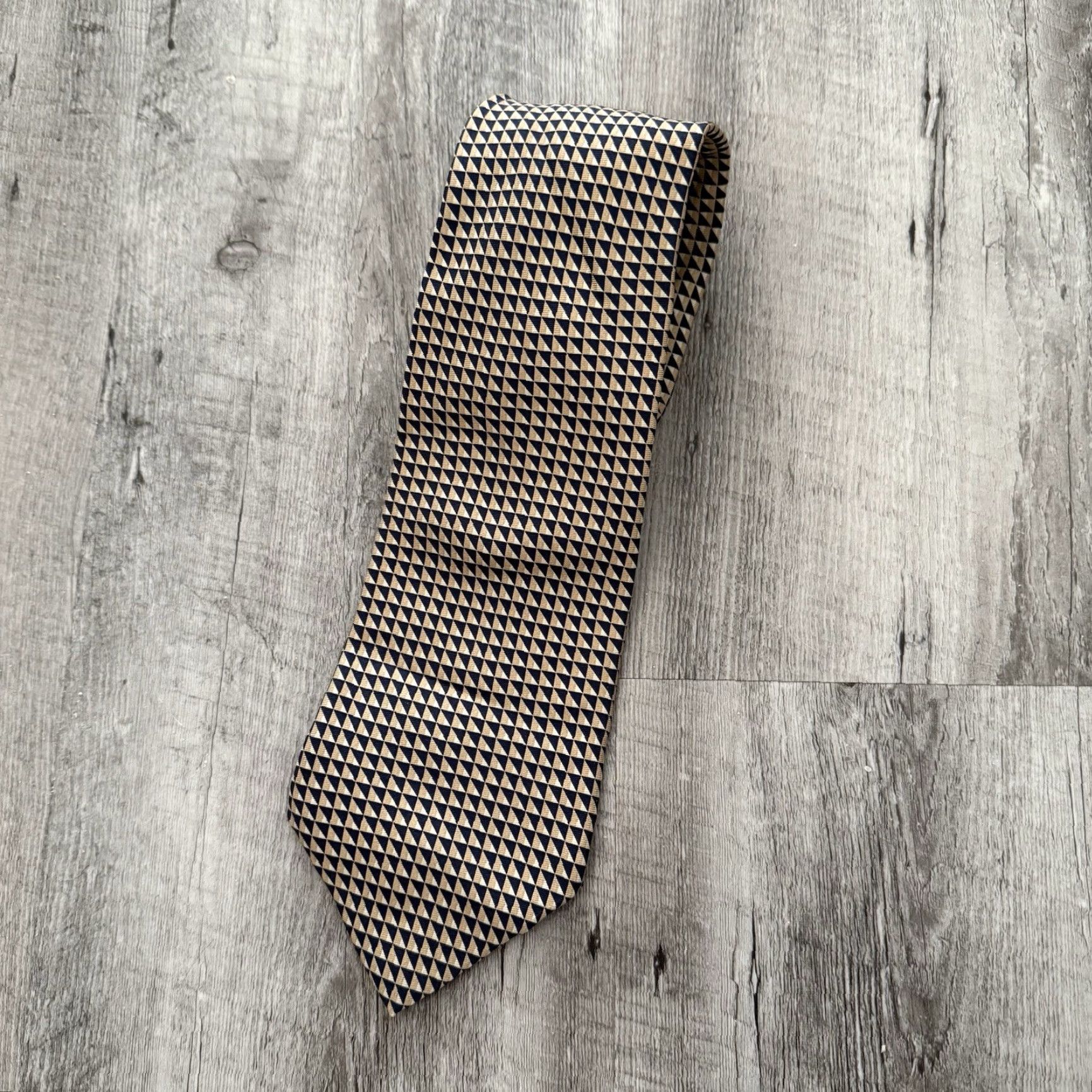 Tommy Hilfiger VINTAGE Tommy Hilfiger Tie Geometric Silk 57"-60" Classic Blue Tan 100% Made In USA Men Logo Modern Preppy Golf Abstract Size ONE SIZE - 3 Thumbnail
