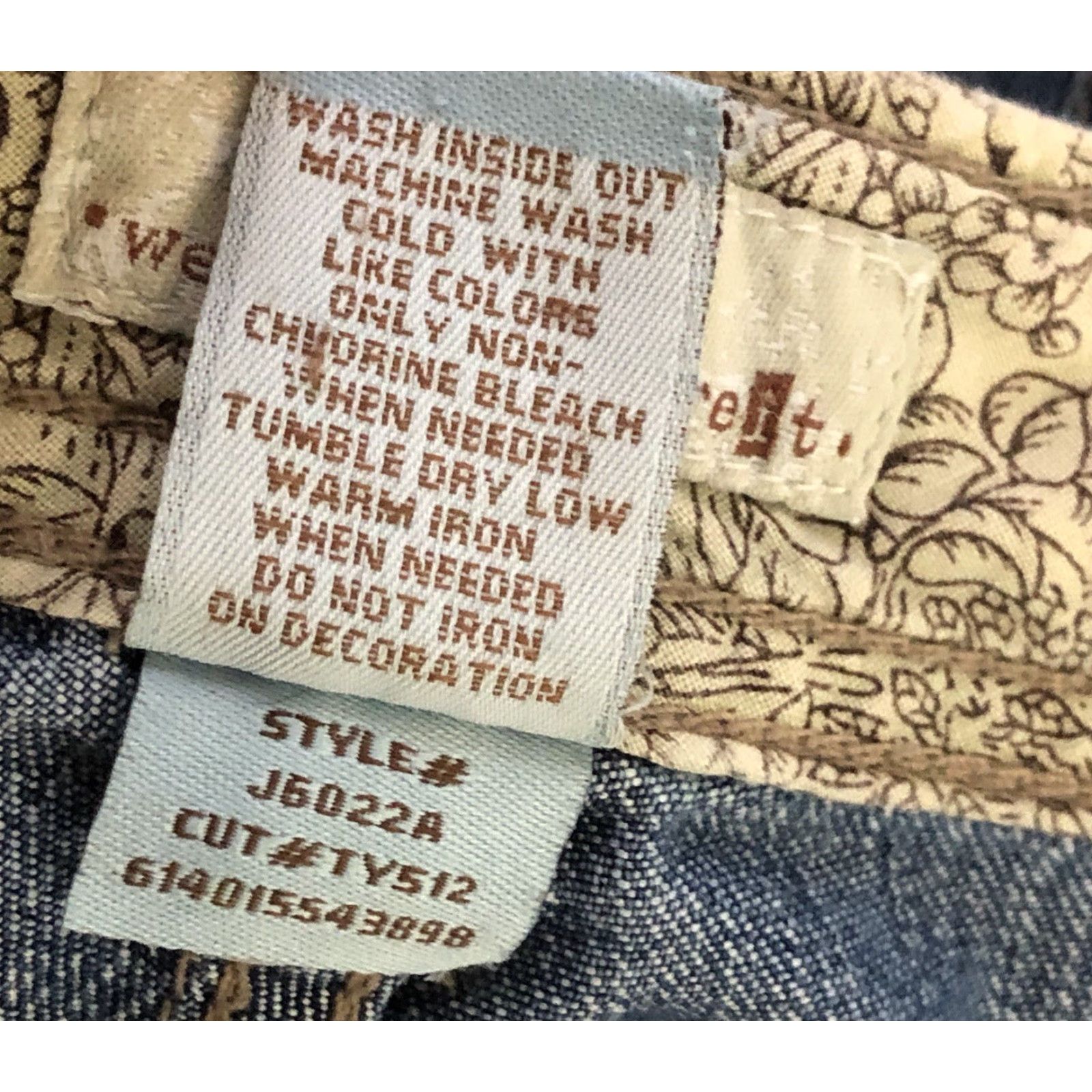 Vintage VINTAGE Wear It Declare It Blue Jean Shorts 31" Waist Mid Rise 90s Y2K Denim Shorts Women Juniors 11 Inseam 3" Cotton Blend Blue Size 24" / US 00 / IT 34 - 4 Thumbnail