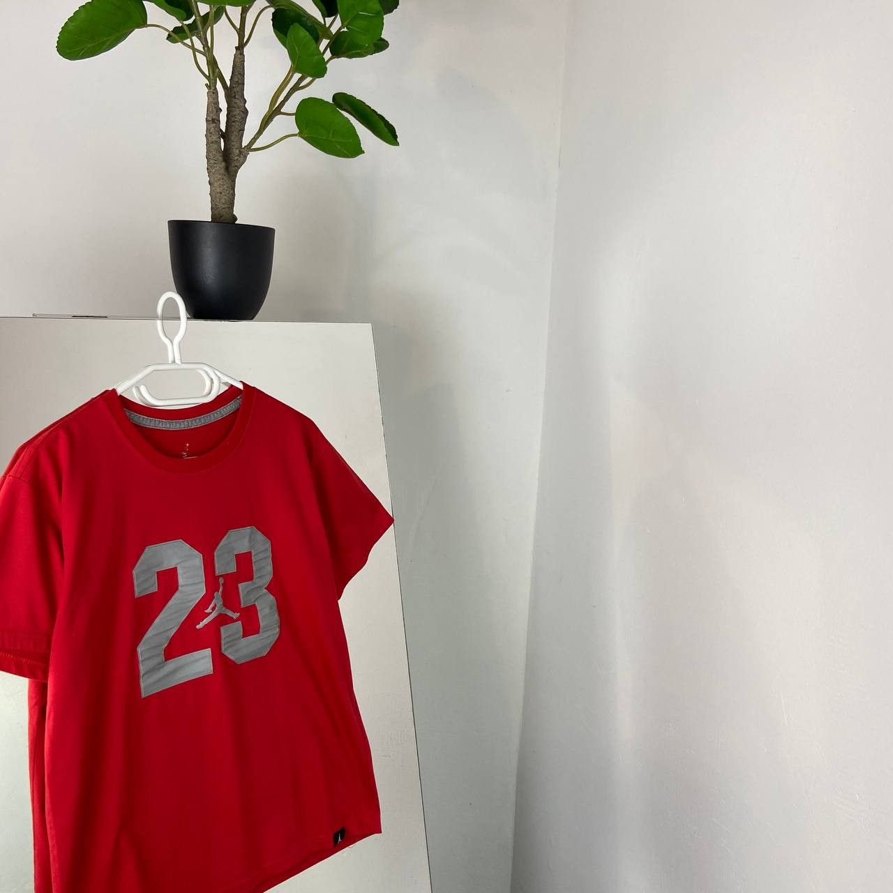 Jordan Brand Nike Jordan 23 Reflective Big Logo T-Shirt Size US M / EU 48-50 / 2 - 1 Thumbnail