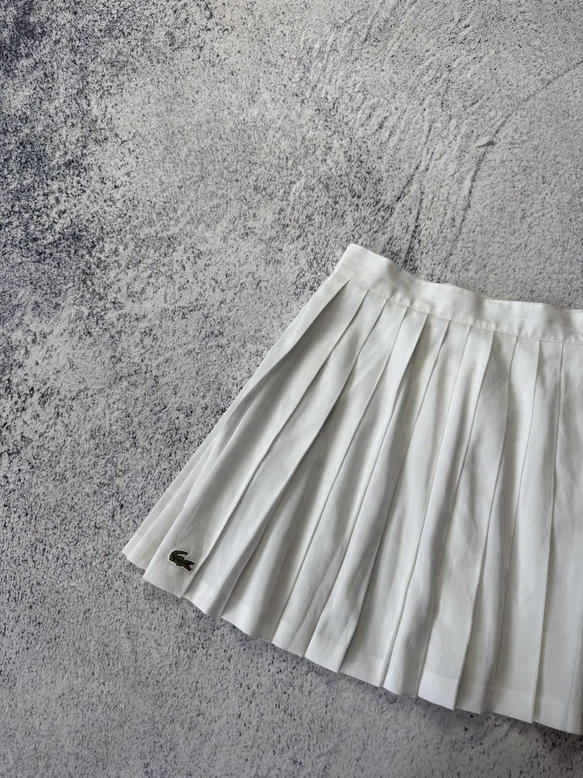 Lacoste Vintage 90’s Lacoste Tennis Skirt Old Money Size 27" / US 4 / IT 40 - 2 Thumbnail