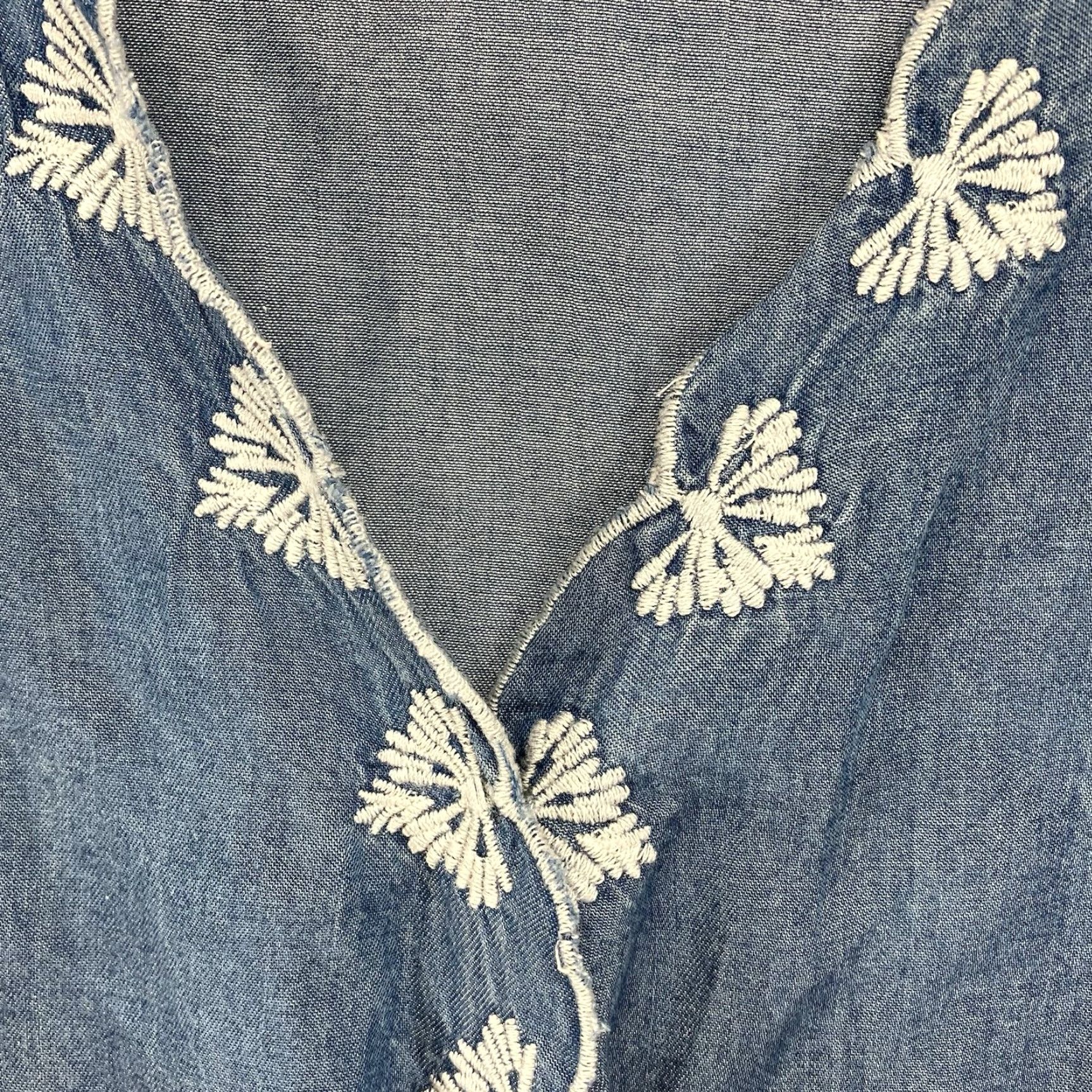 Vintage VINTAGE 1250'C Women's Chambray Shirt Small Casual Bohemian Western Blue Embroidered Lyocell Size S / US 4 / IT 40 - 6 Thumbnail