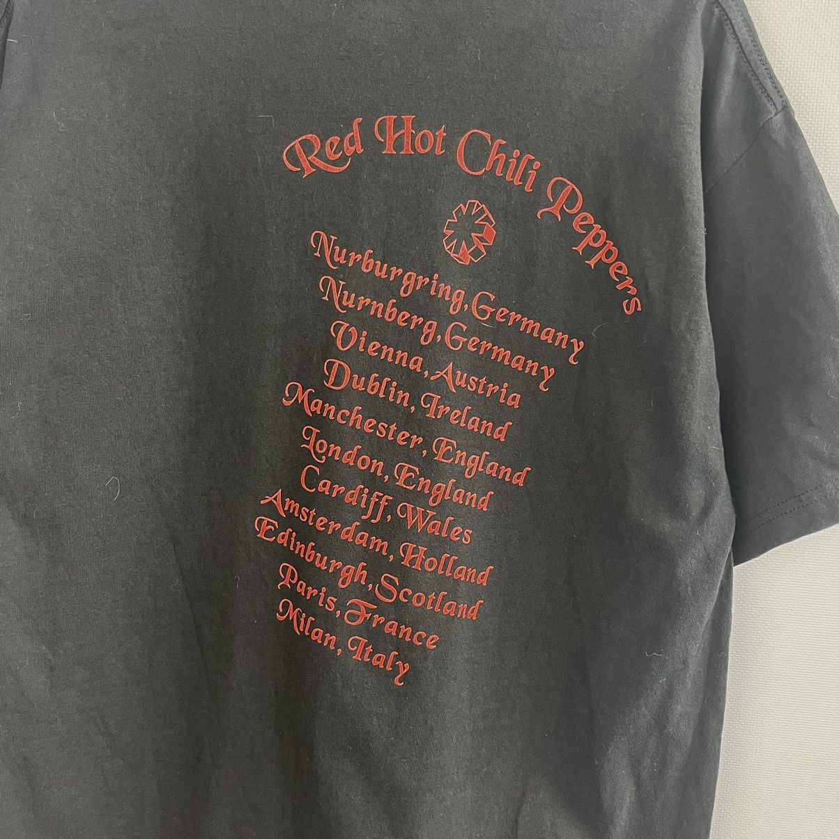 Band Tees × Vintage Vintage 00s Red Hot Chili Peppers Europe T-Shirt Size US M / EU 48-50 / 2 - 8 Thumbnail