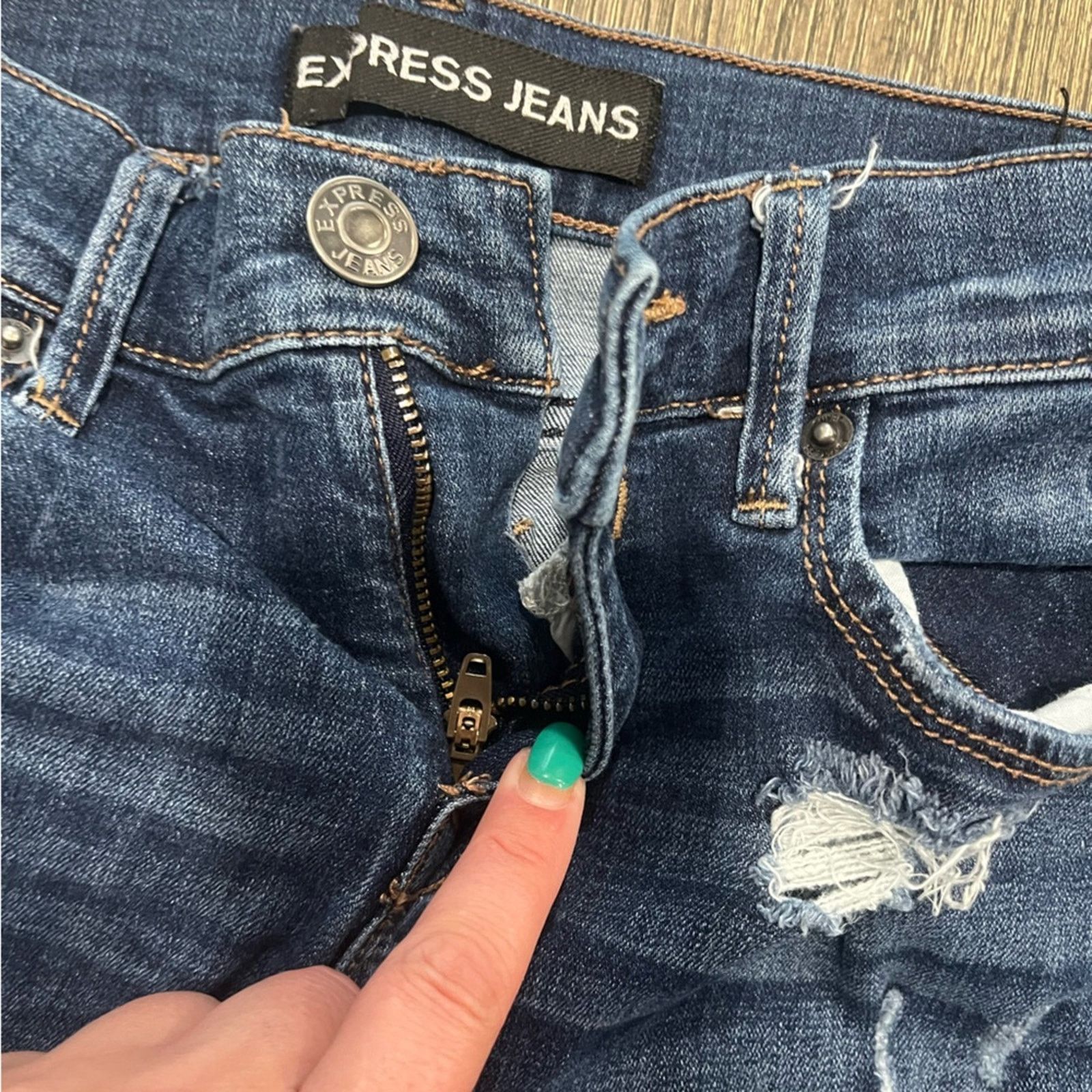 Express Express Jeans Mia Legging Mid-Rise Distressed Denim Size 2L Size 26" / US 2 / IT 38 - 5 Thumbnail