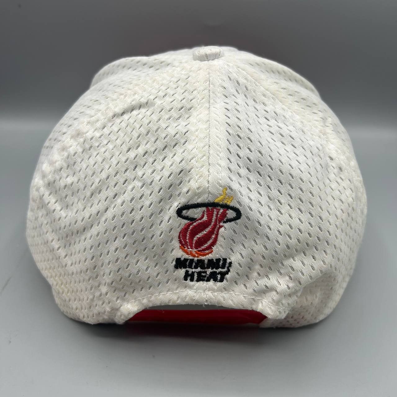 Drew Pearson Vintage Miami Heat Hat Men White Red NBA Snap Back Cap Size ONE SIZE - 9 Thumbnail