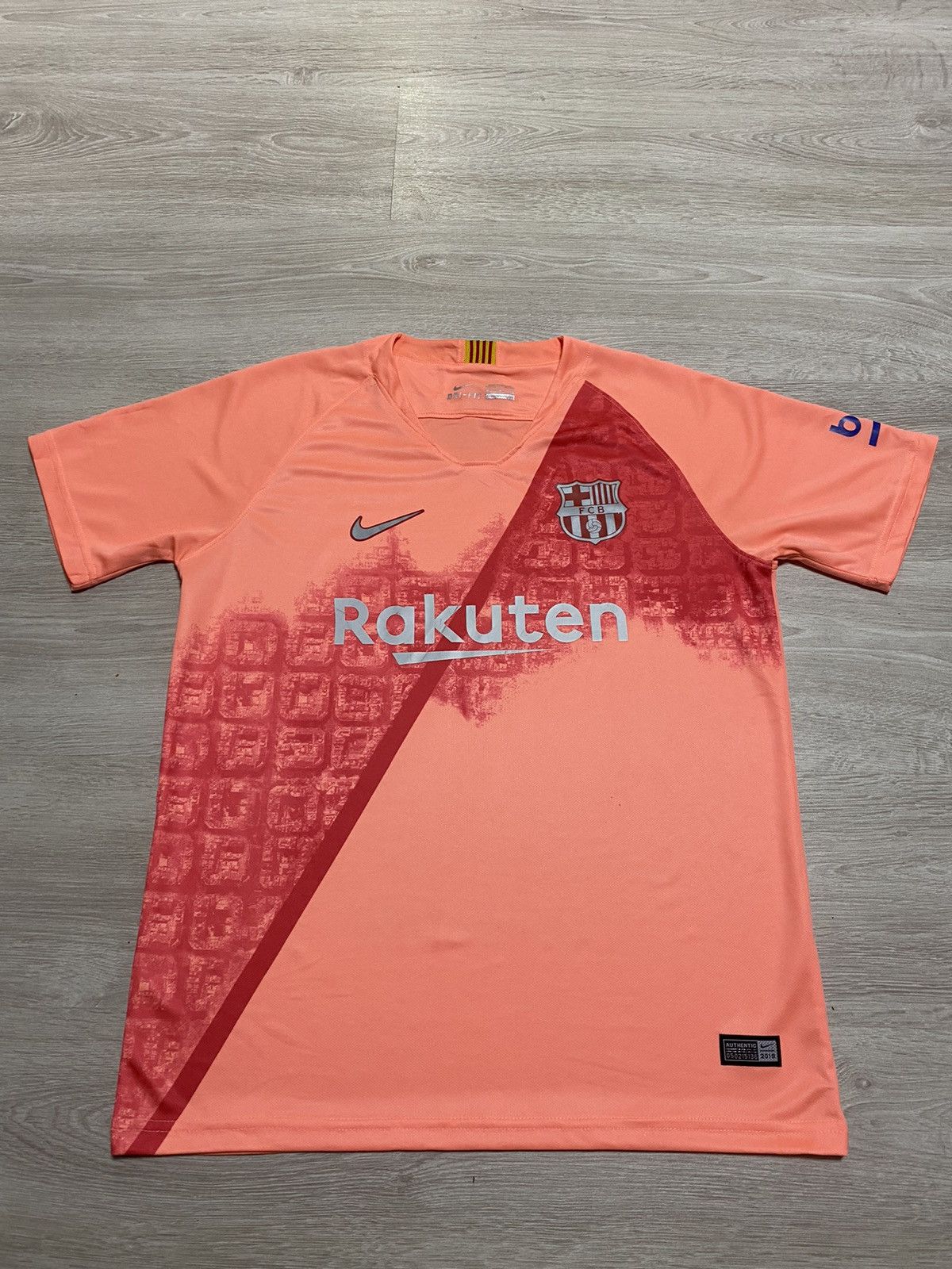 Nike BARCELONA 2018 2019 NIKE RARE FOOTBALL SHIRT SOCCER JERSEY Size US L / EU 52-54 / 3 - 1 Thumbnail