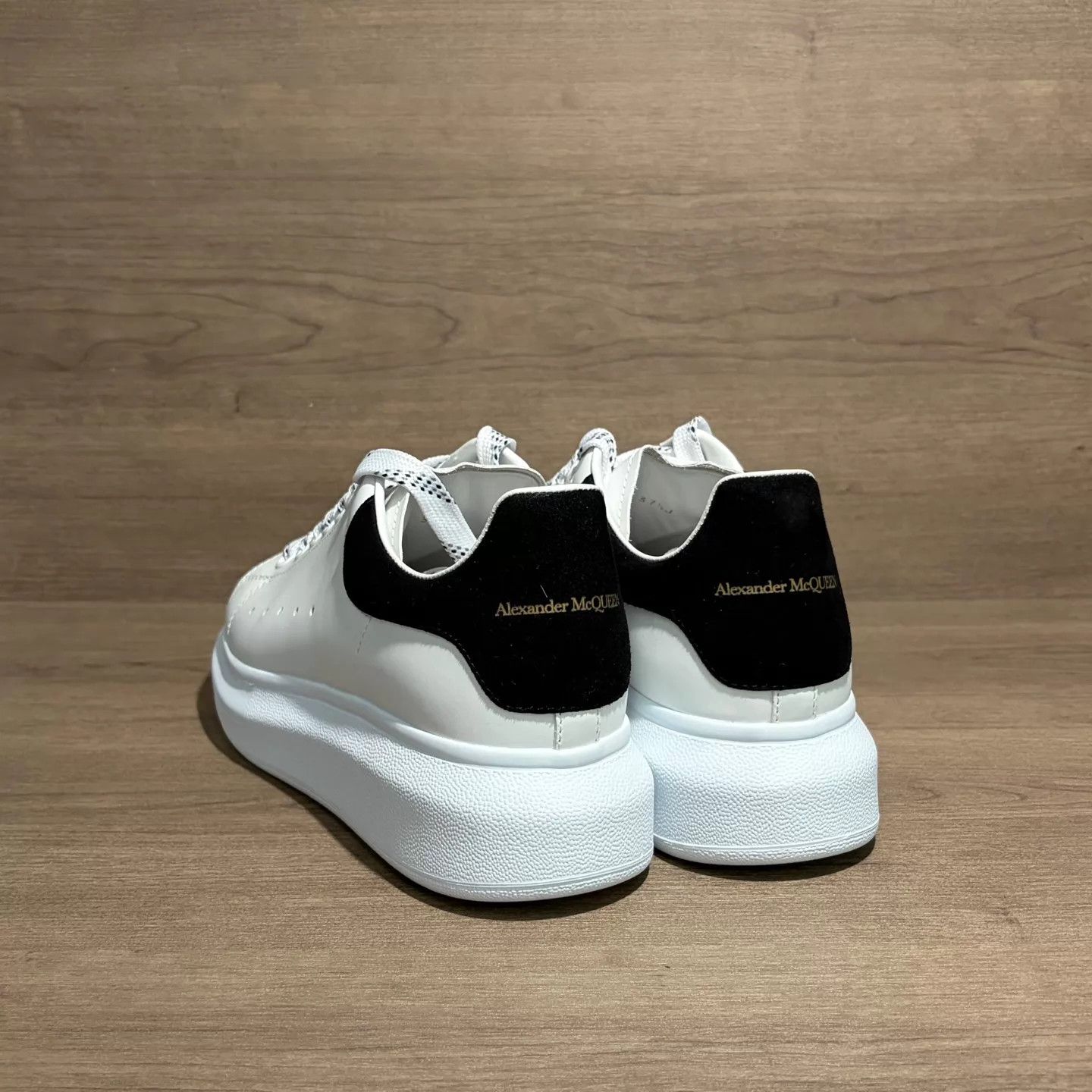Alexander McQueen Alexander McQueen Women's Black Tail 37.5 Shoes Size US 7 / IT 37 - 4 Thumbnail