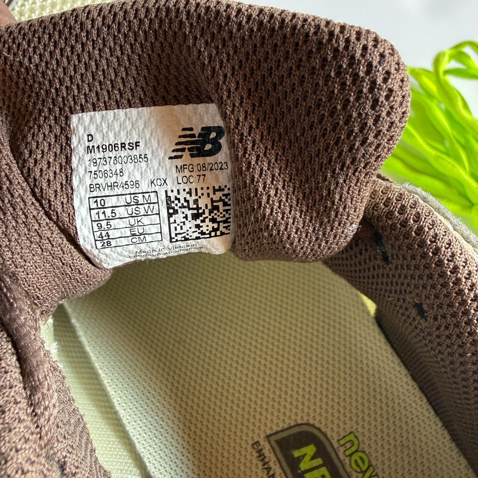 New Balance New Balance 1906R x SSENSE Exclusive M1906RSF Sneakers Size US 10 / EU 43 - 7 Thumbnail