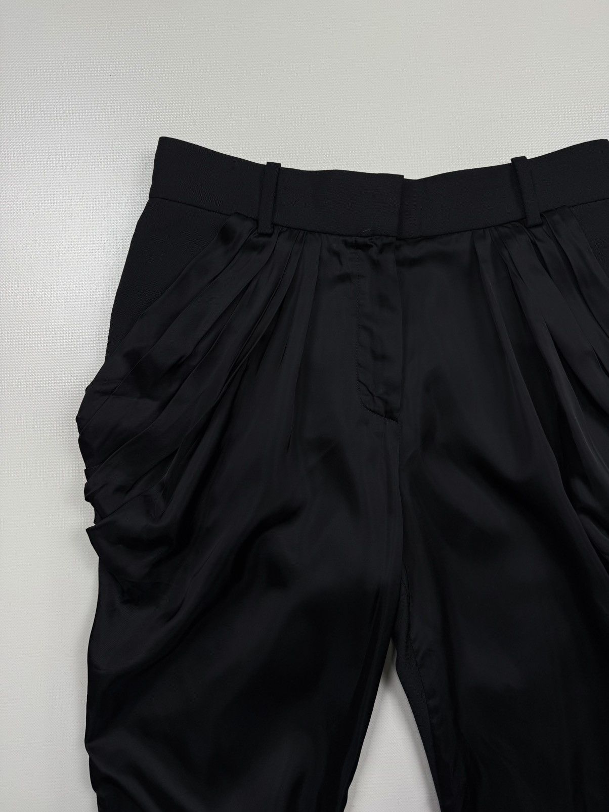 Louis Vuitton Louis Vuitton Women’s Wool Cupro Viscose Black Capri Pants Size 26" / US 2 / IT 38 - 6 Thumbnail