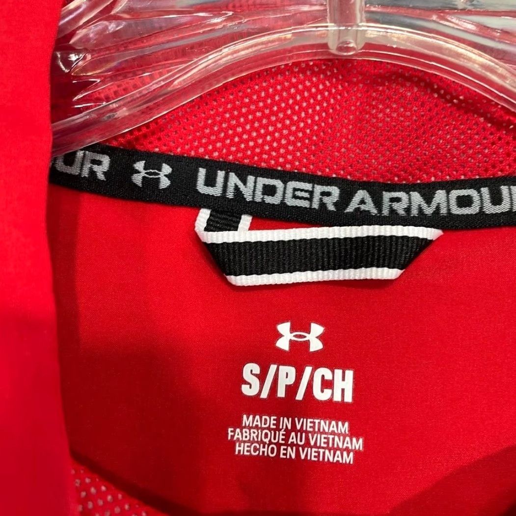 Under Armour Under Armour DC Defenders Red Half Zip Athletic Pullover Light Weight Sweater S Mens Regular Size Red Half Zip Athletic Pullover S Size US S / EU 44-46 / 1 - 3 Thumbnail