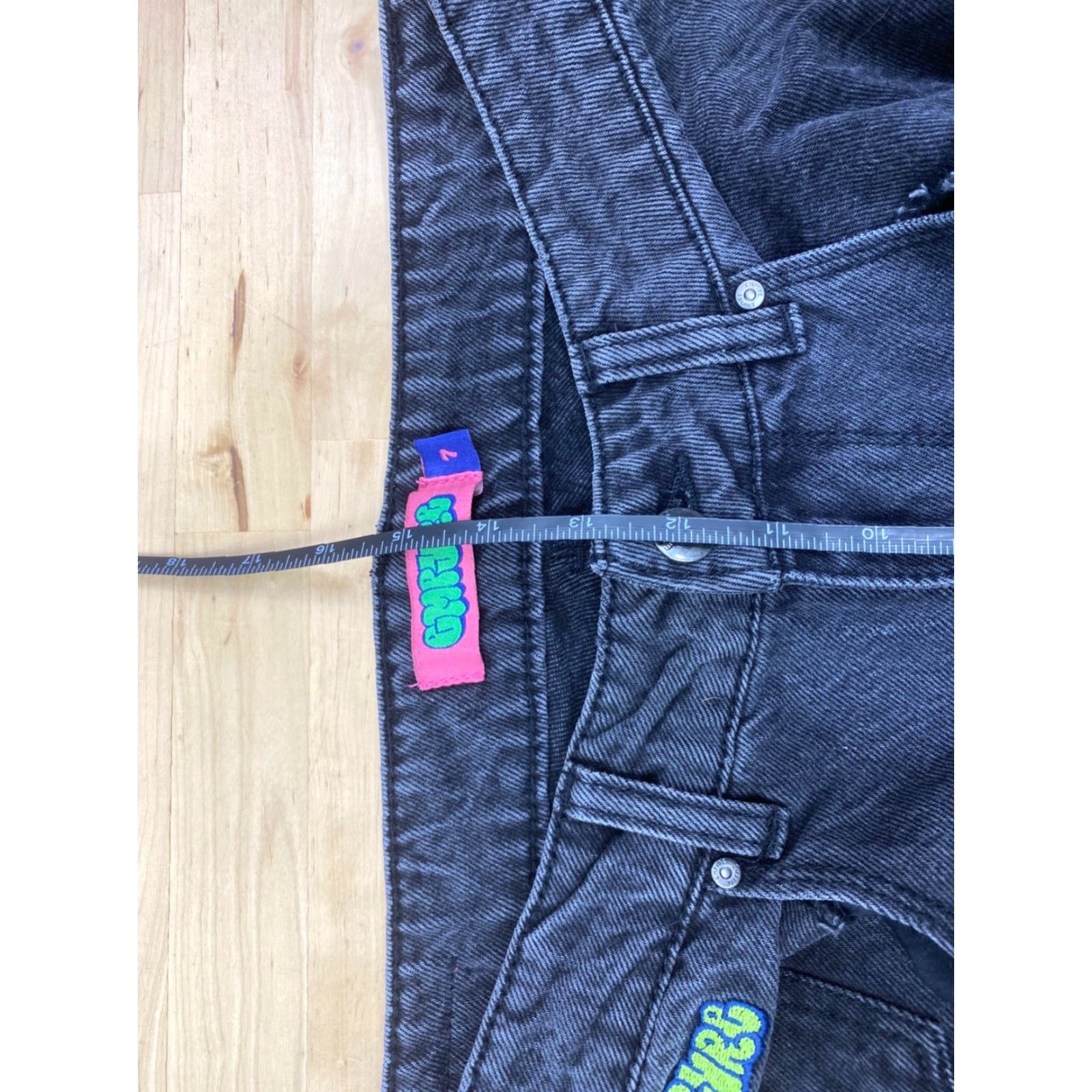 Empyre Empyre Denim Jeans Black Distressed Tapered Size 7 Women Size 28" / US 6 / IT 42 - 7 Thumbnail