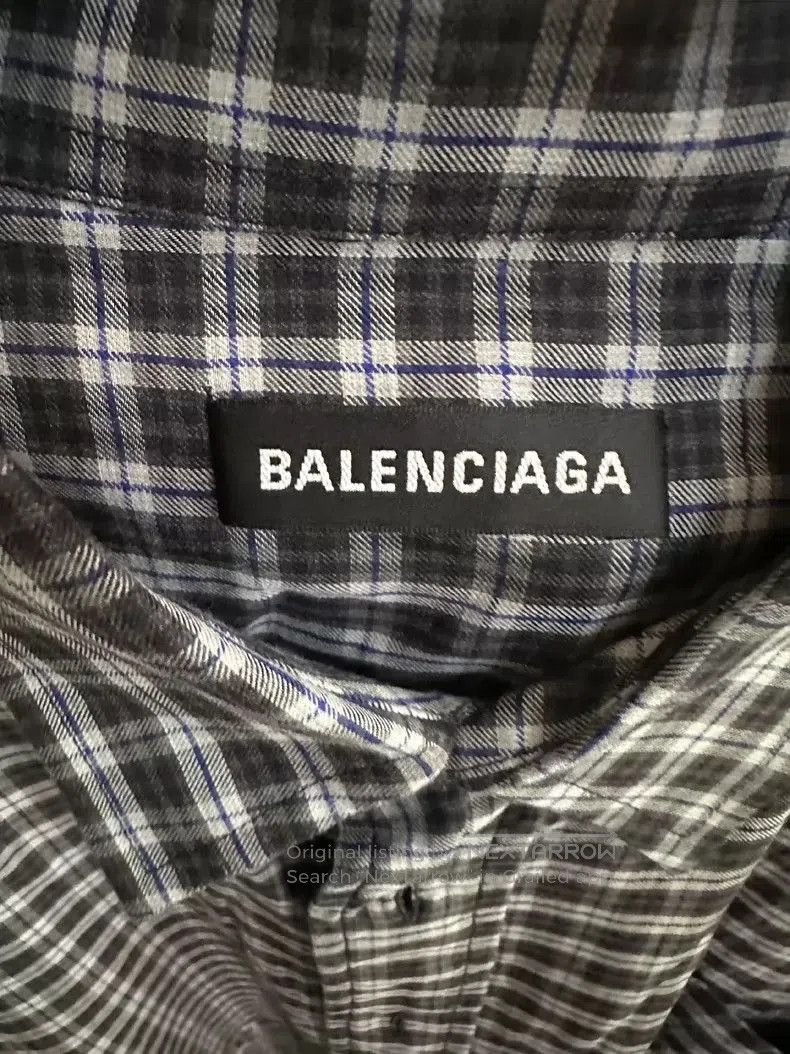 Balenciaga Balenciaga Newspaper Plaid Button. Size US XS / EU 42 / 0 - 5 Thumbnail