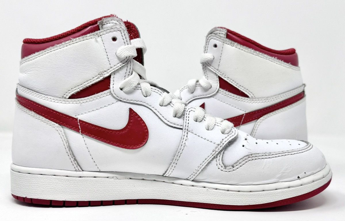 Jordan Brand × Nike Nike Air Jordan 1 Retro High OG 2017 Metallic Red GS size 7Y Size US 7 / EU 40 - 6 Thumbnail