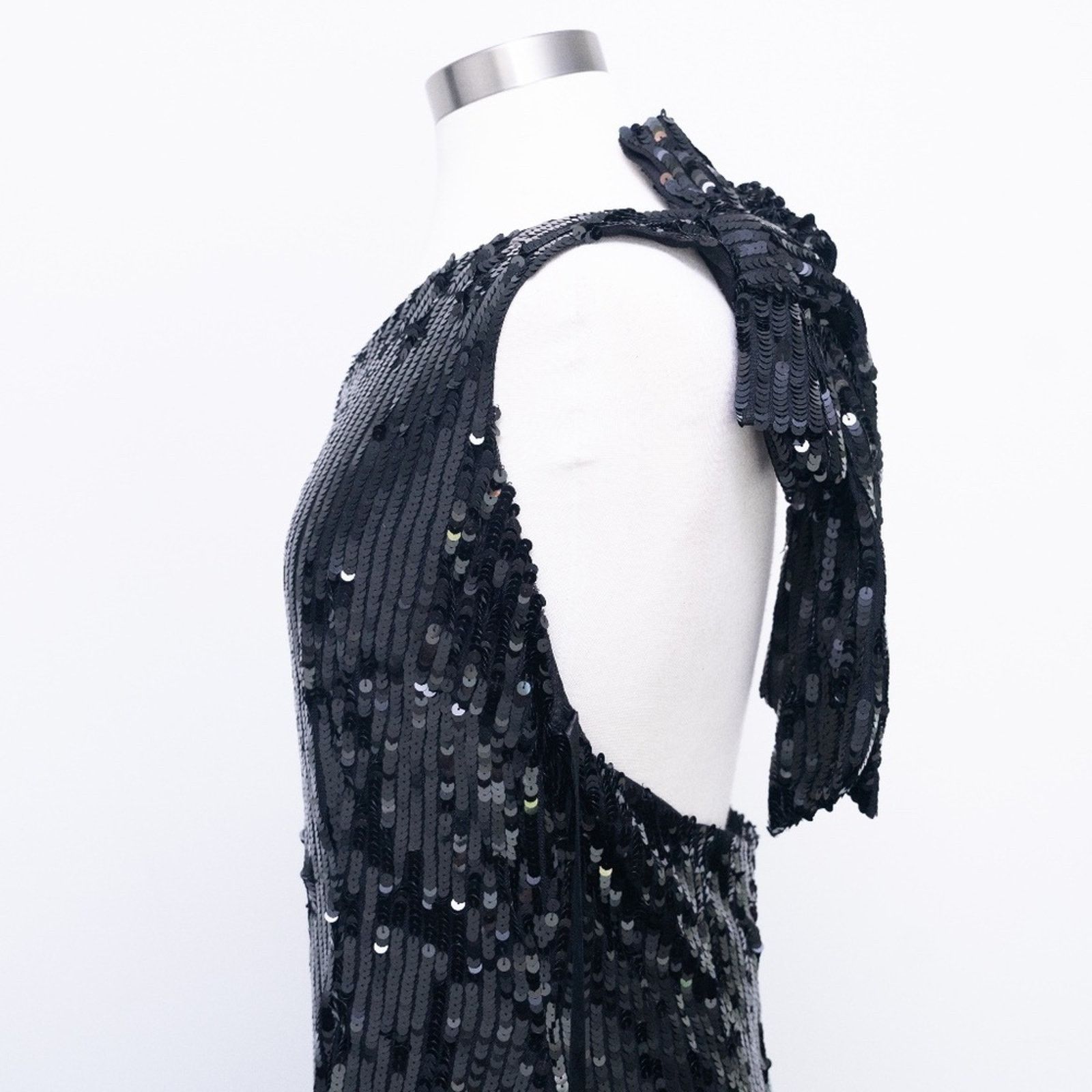 Designer Mac Duggal. Sequined One Shoulder Back Bow Detail Gown. Size M / US 6-8 / IT 42-44 - 7 Thumbnail