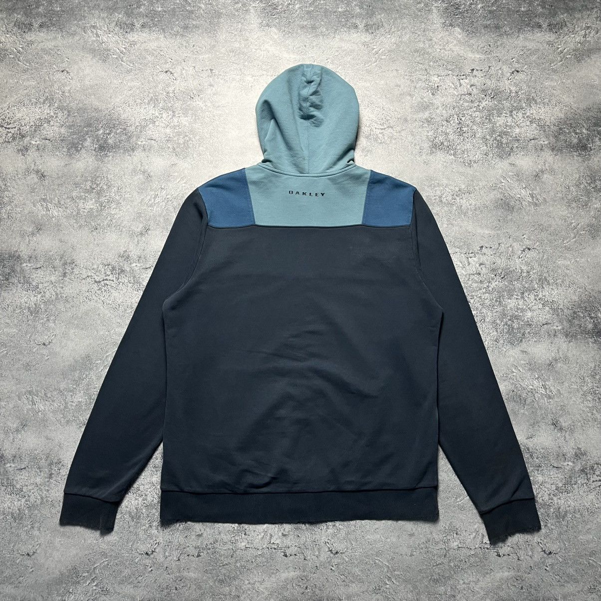 Oakley Vintage Oakley Blue Zip Hoodie Logo Streetwear Y2K Surf Size US M / EU 48-50 / 2 - 15 Thumbnail