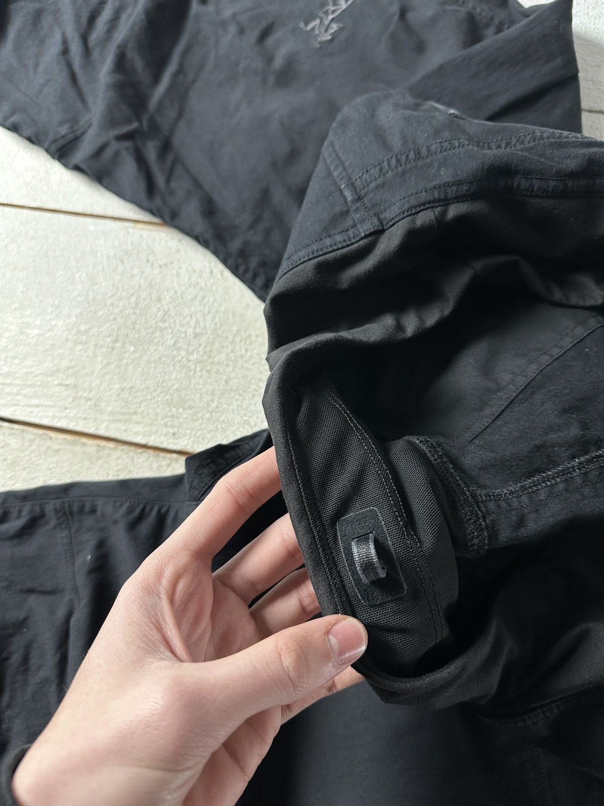 Arc'teryx 🚨 RARE ARC’TERYX BLACK CARGO MULTIPOCKET TRACKING Size 27" / US 4 / IT 40 - 9 Thumbnail