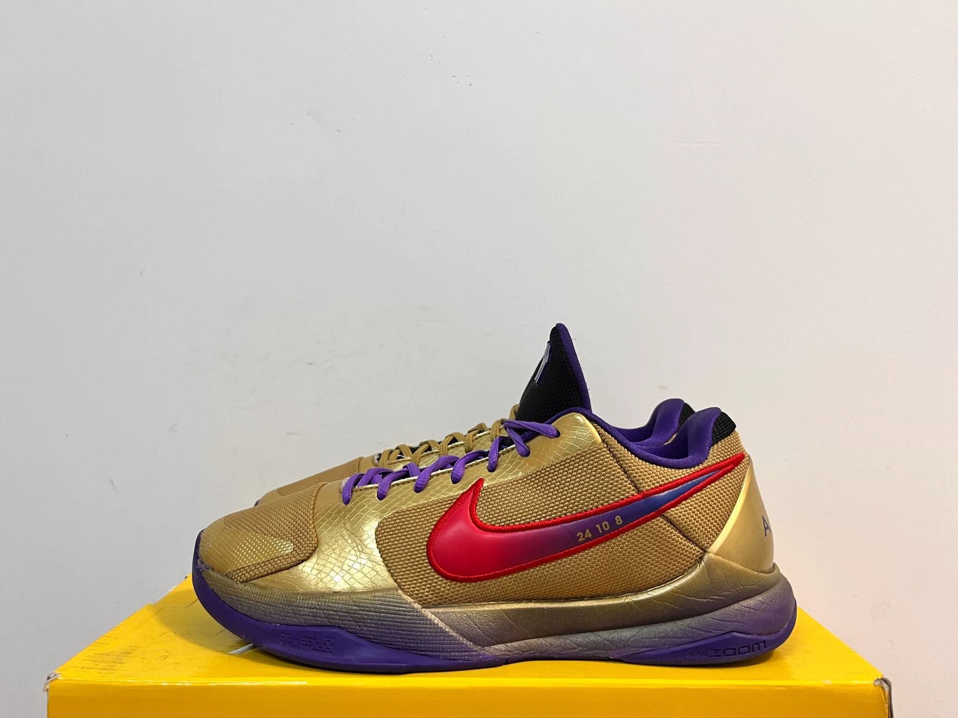 Nike Nike KOBE5 Purple Lowtop Sneakers 11 Men Size US 11 / EU 44 - 1 Thumbnail