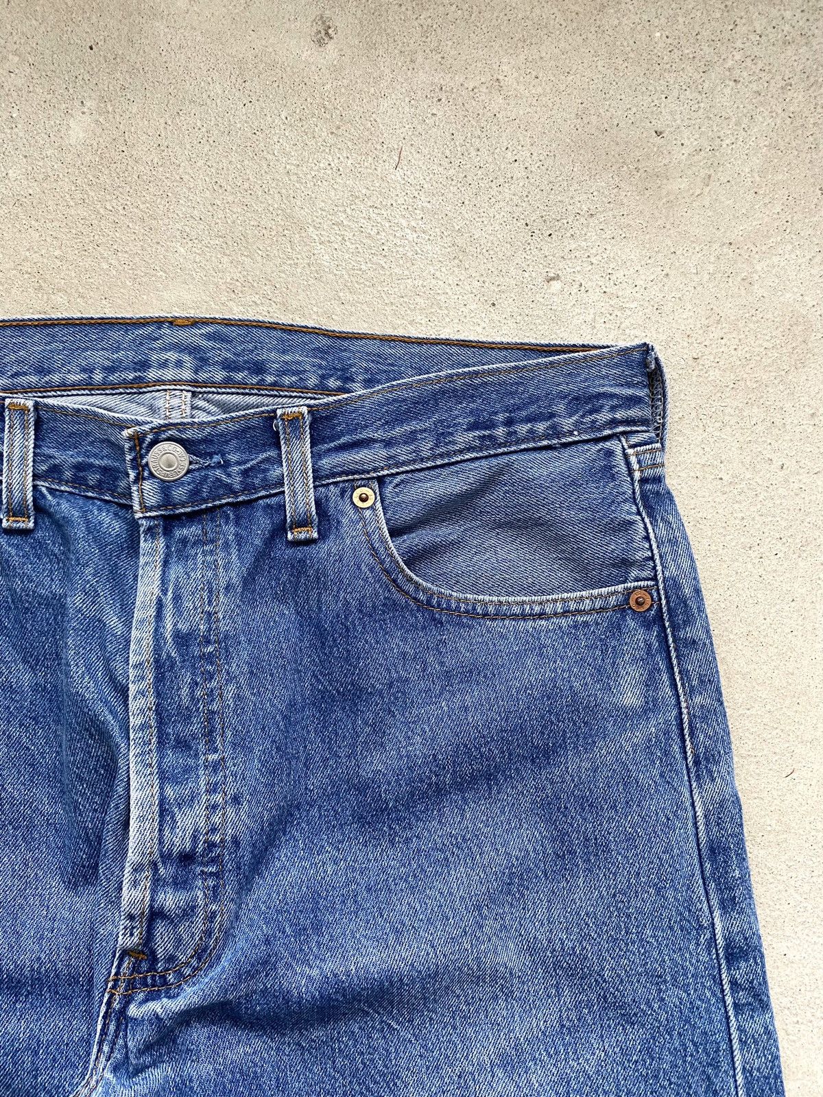 Levi's Vintage Clothing Vintage 90s Levi's 501 Washed Blue Denim Jeans Size US 36 / EU 52 - 6 Thumbnail