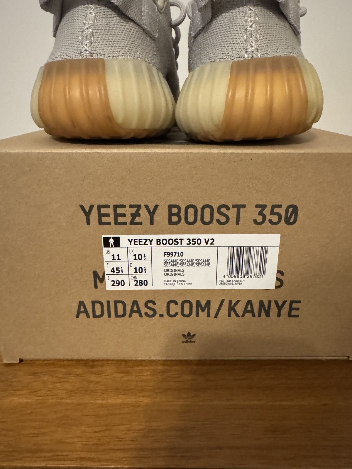 Adidas YEEZY BOOST 350 V2 Size US 11 / EU 44 - 7 Thumbnail