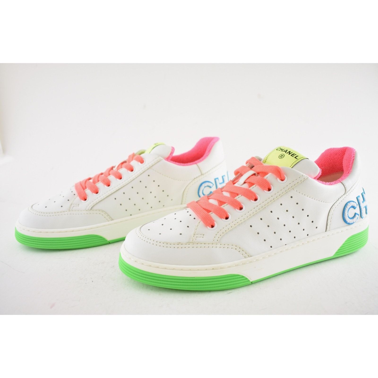 Chanel Chanel Mens 20P White Multicolor Neon CC Logo Flat Runner Size US 11 / EU 44 - 9 Thumbnail