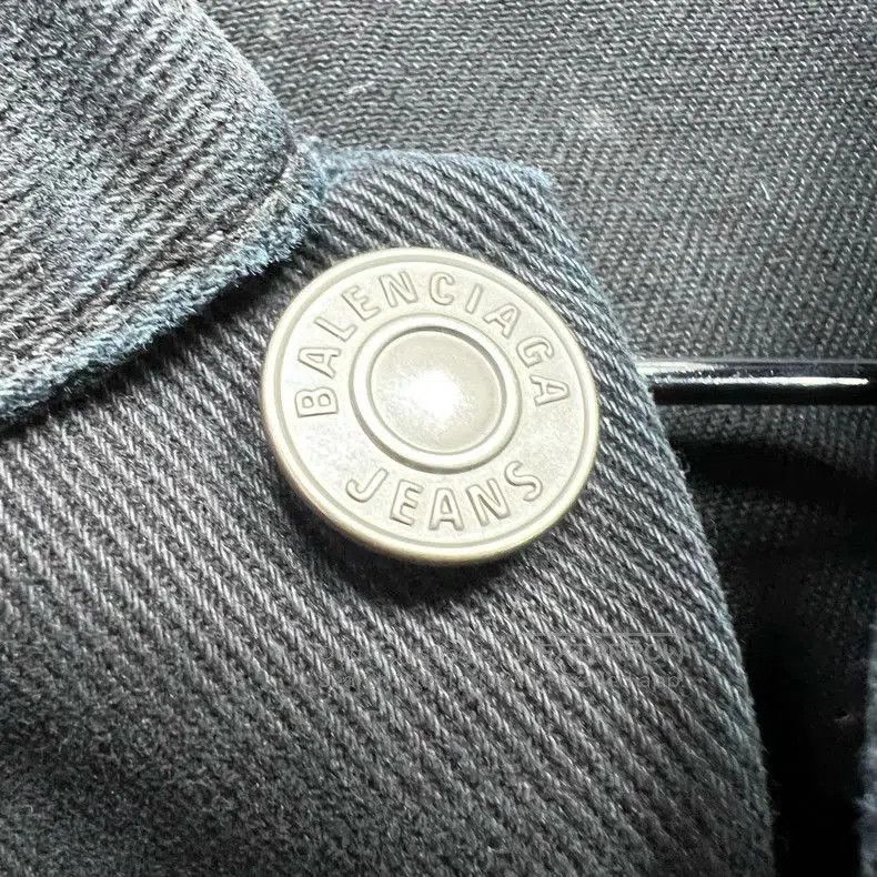 Balenciaga Balenciaga Distressed Denim Jacket XL. Size US XL / EU 56 / 4 - 3 Thumbnail