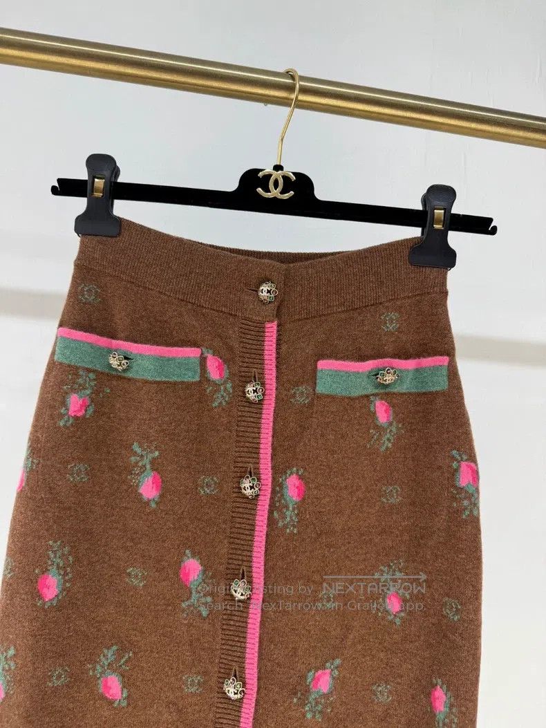 Chanel Chanel 22K small flower retro cashmere skirt Size 42" / US 20 - 2 Thumbnail