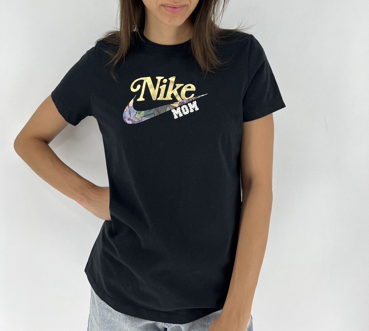 Nike Vintage Y2K Nike "Mom" Center Swoosh Logo T-Shirt Size M / US 6-8 / IT 42-44 - 4 Thumbnail
