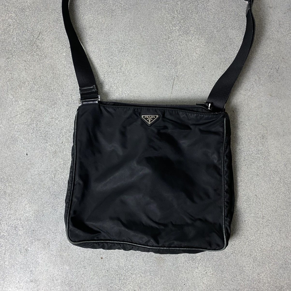 Prada Vintage Prada Nylon Bag Crossbody Size ONE SIZE - 2 Thumbnail