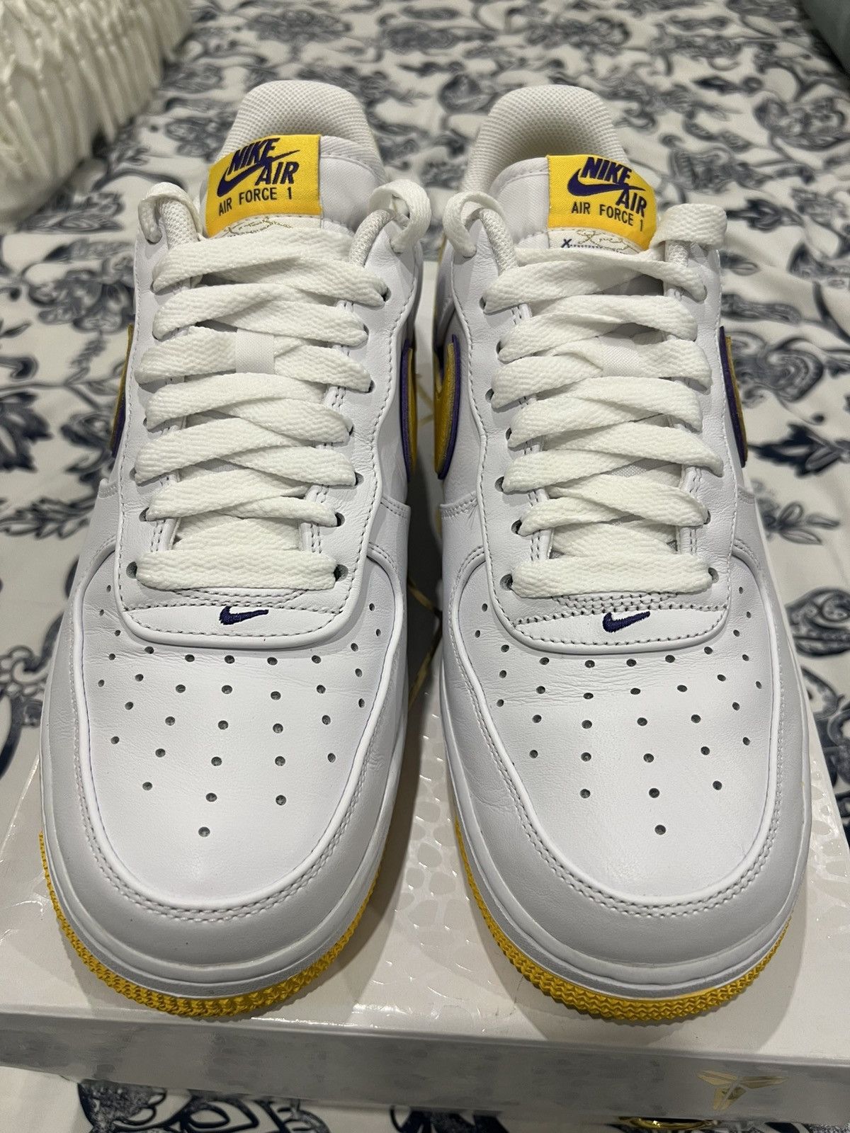 Nike Air force 1 low retro qs kb Size US 9 / EU 42 - 3 Thumbnail