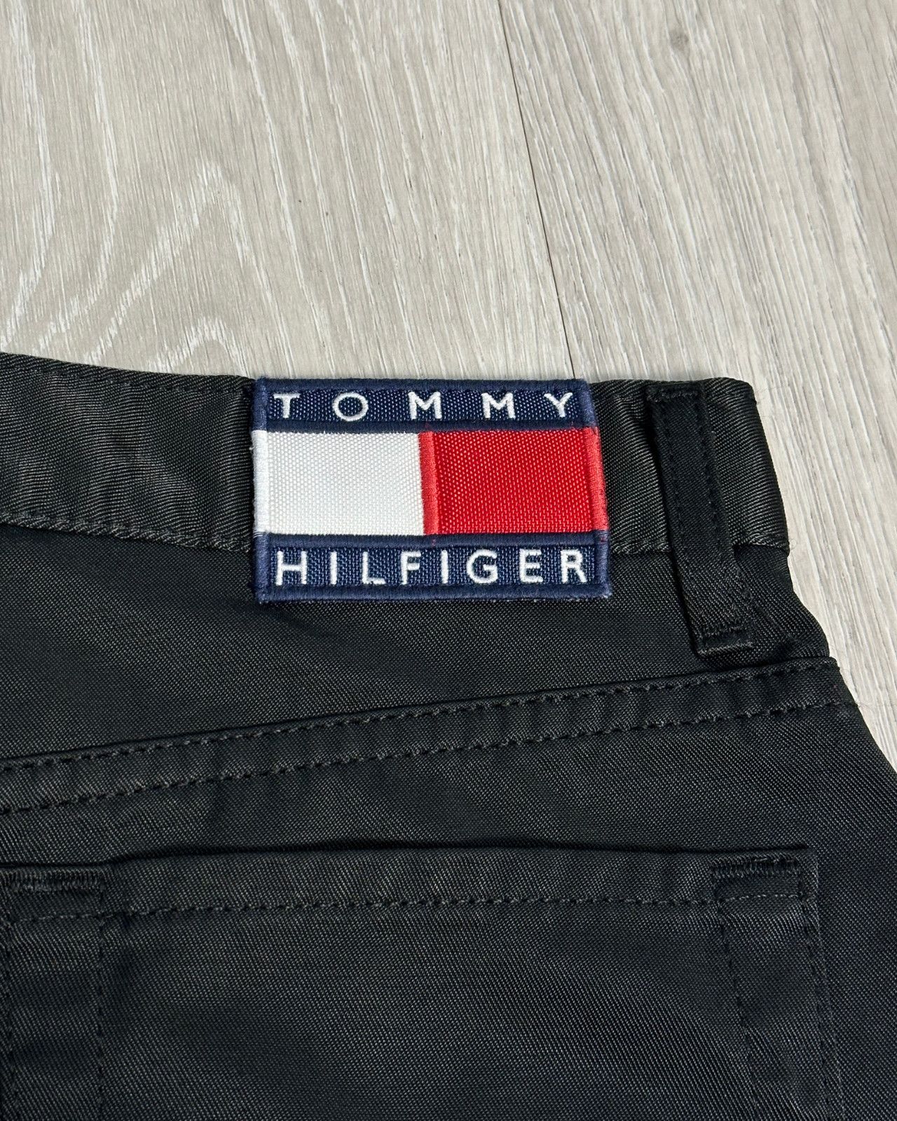 Tommy Hilfiger Vintage Y2K Tommy Hilfiger Black Straight Leg Jeans - 28x30 Size US 28 / EU 44 - 4 Thumbnail