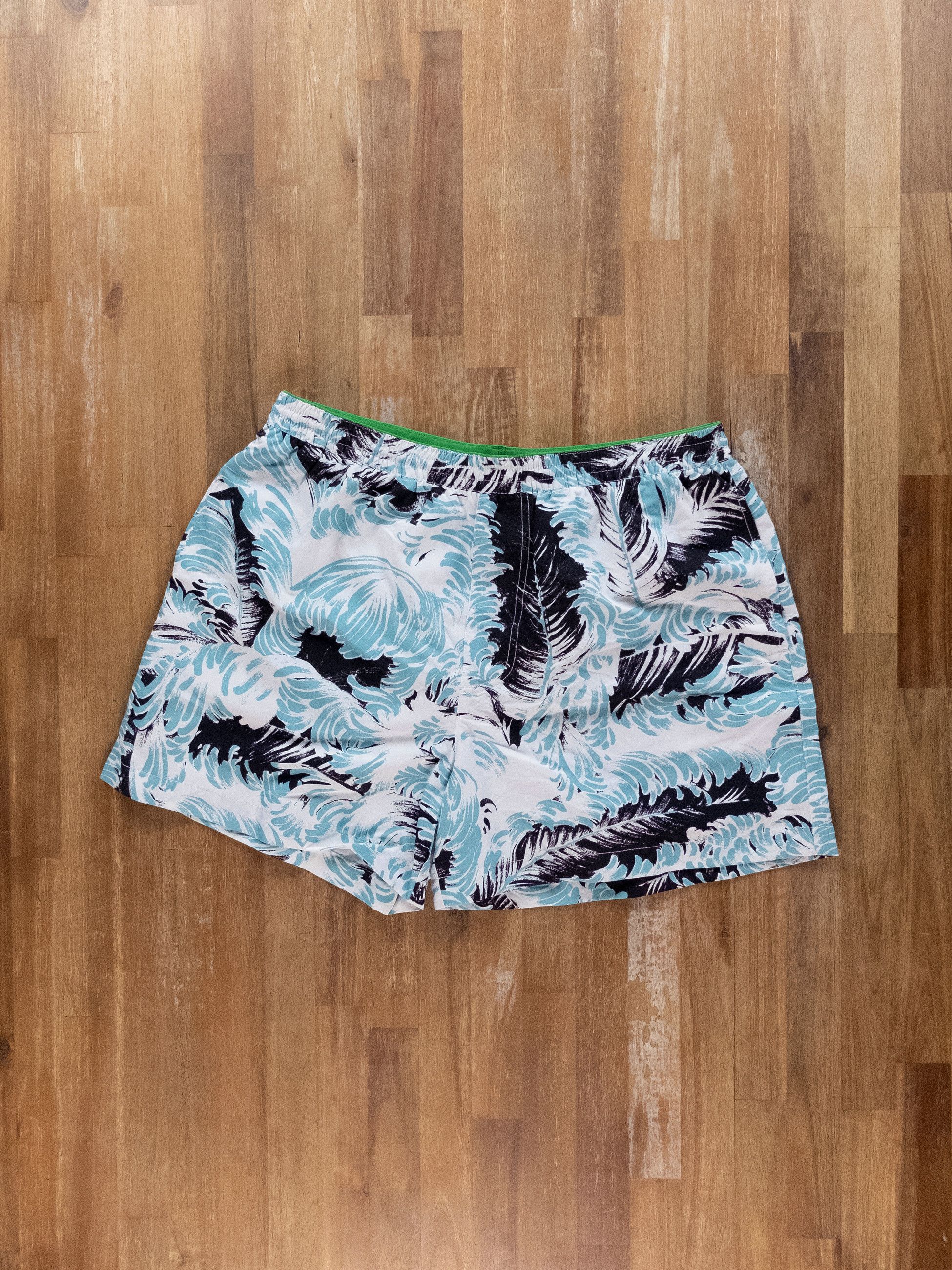 Bottega Veneta BOTTEGA VENETA white feather print nylon swim shorts Medium Size US 32 / EU 48 - 1 Thumbnail