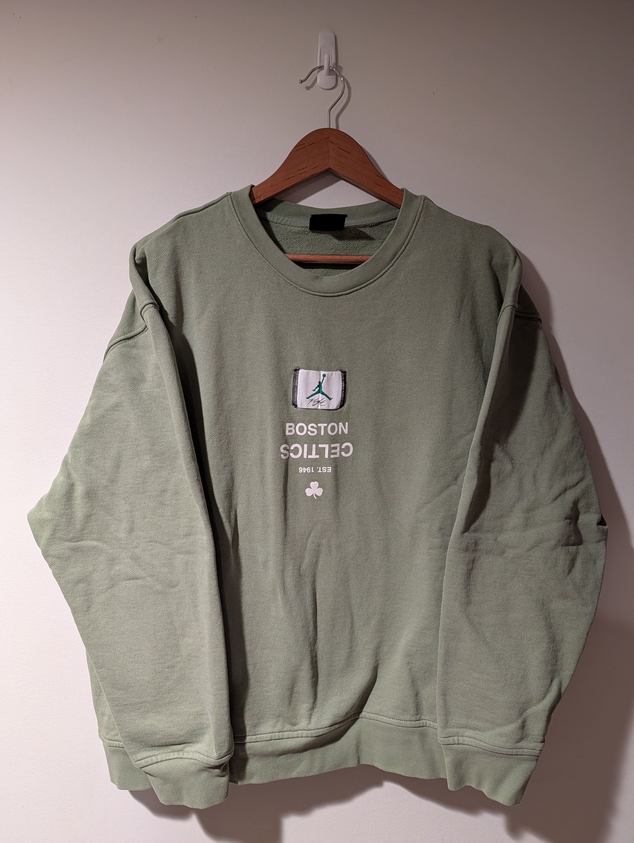 Jordan Brand Nike Air Jordan Boston Celtics NBA Crewneck Sweatshirt Size US XL / EU 56 / 4 - 1 Thumbnail