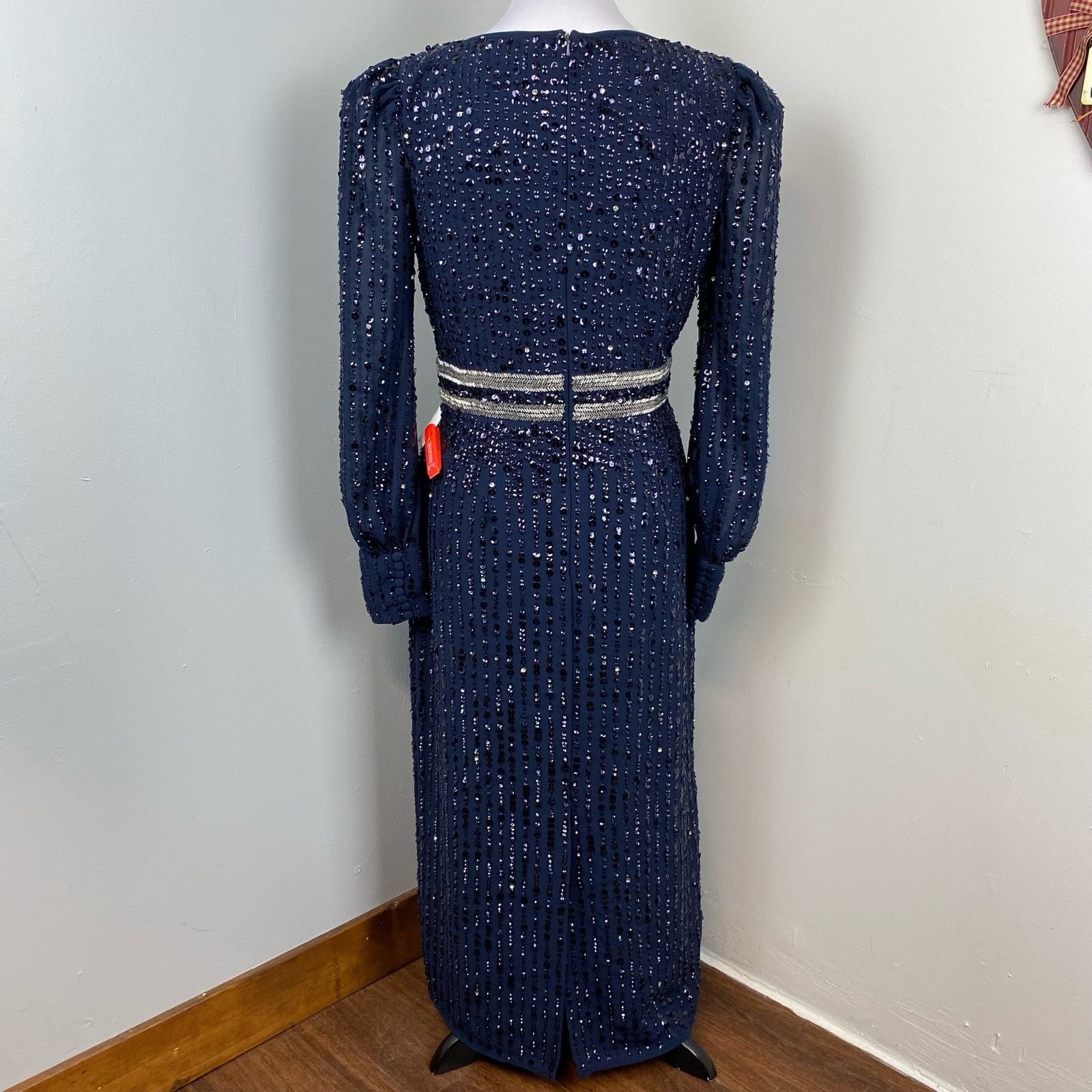 Mac Duggal Mac Duggal Midnight Sequined V Neck Bishop Sleeve Dress Sz 8 Size M / US 6-8 / IT 42-44 - 9 Thumbnail