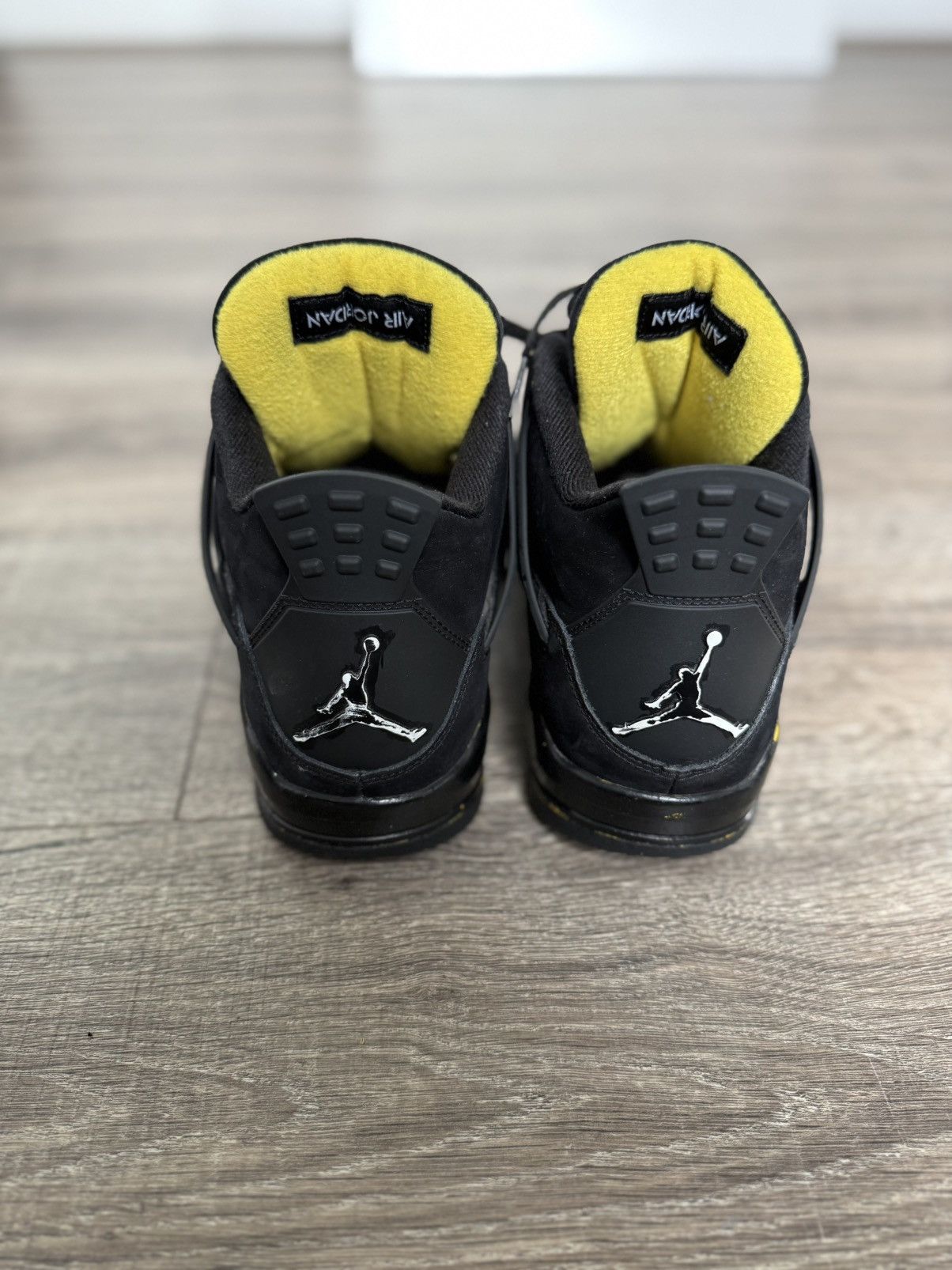 Jordan Brand Jordan 4 Thunder 2023 Size US 9.5 / EU 42-43 - 6 Thumbnail