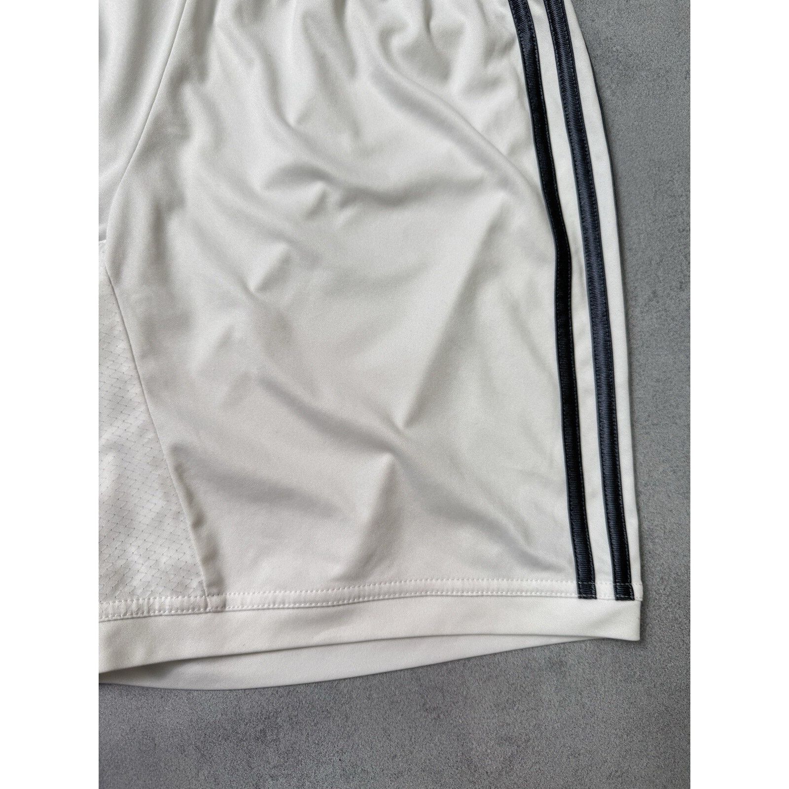 Adidas Adidas Real Madrid Soccer Shorts Football Size L White 2013 Size US 34 / EU 50 - 4 Thumbnail