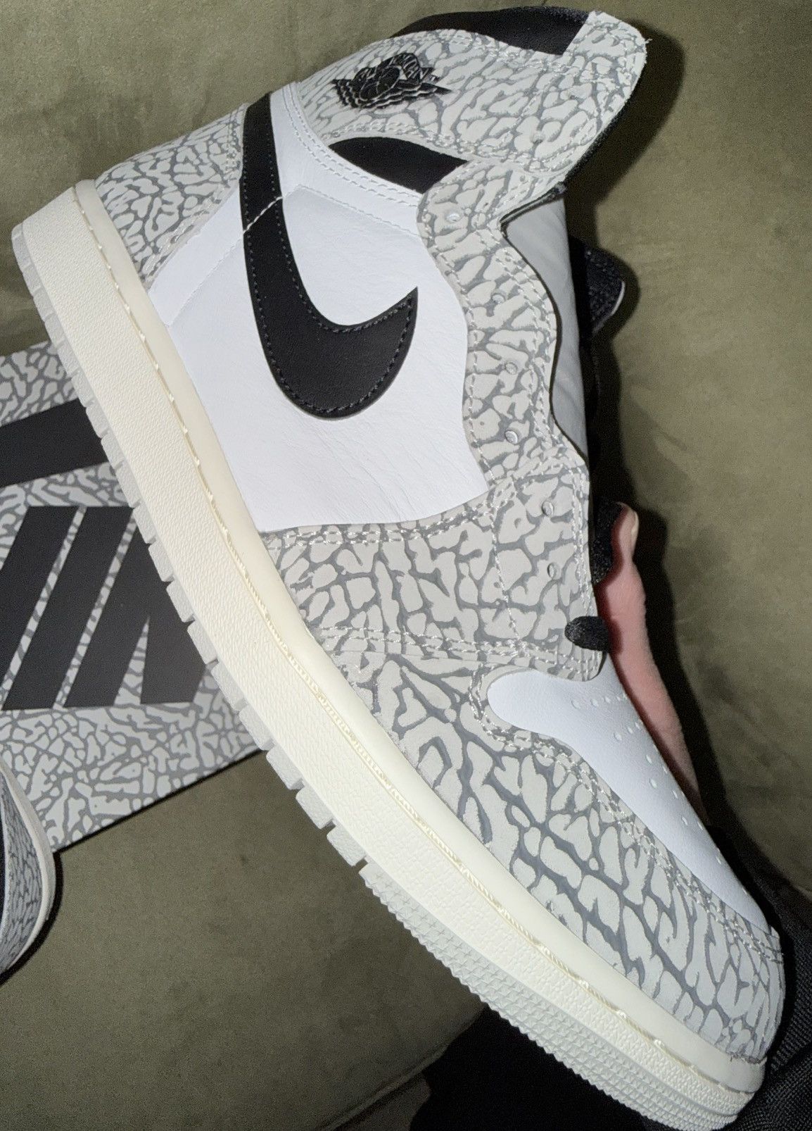 Jordan Brand Nike 1985 Air Jordan 1 “White Cement” Retro OG high top, NEW Size US 12.5 / EU 45-46 - 9 Thumbnail