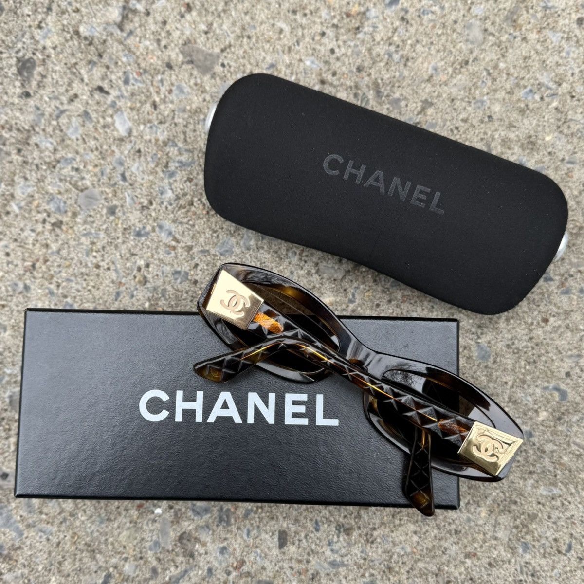 Chanel Vintage Chanel Sunglasses Size ONE SIZE - 1 Thumbnail