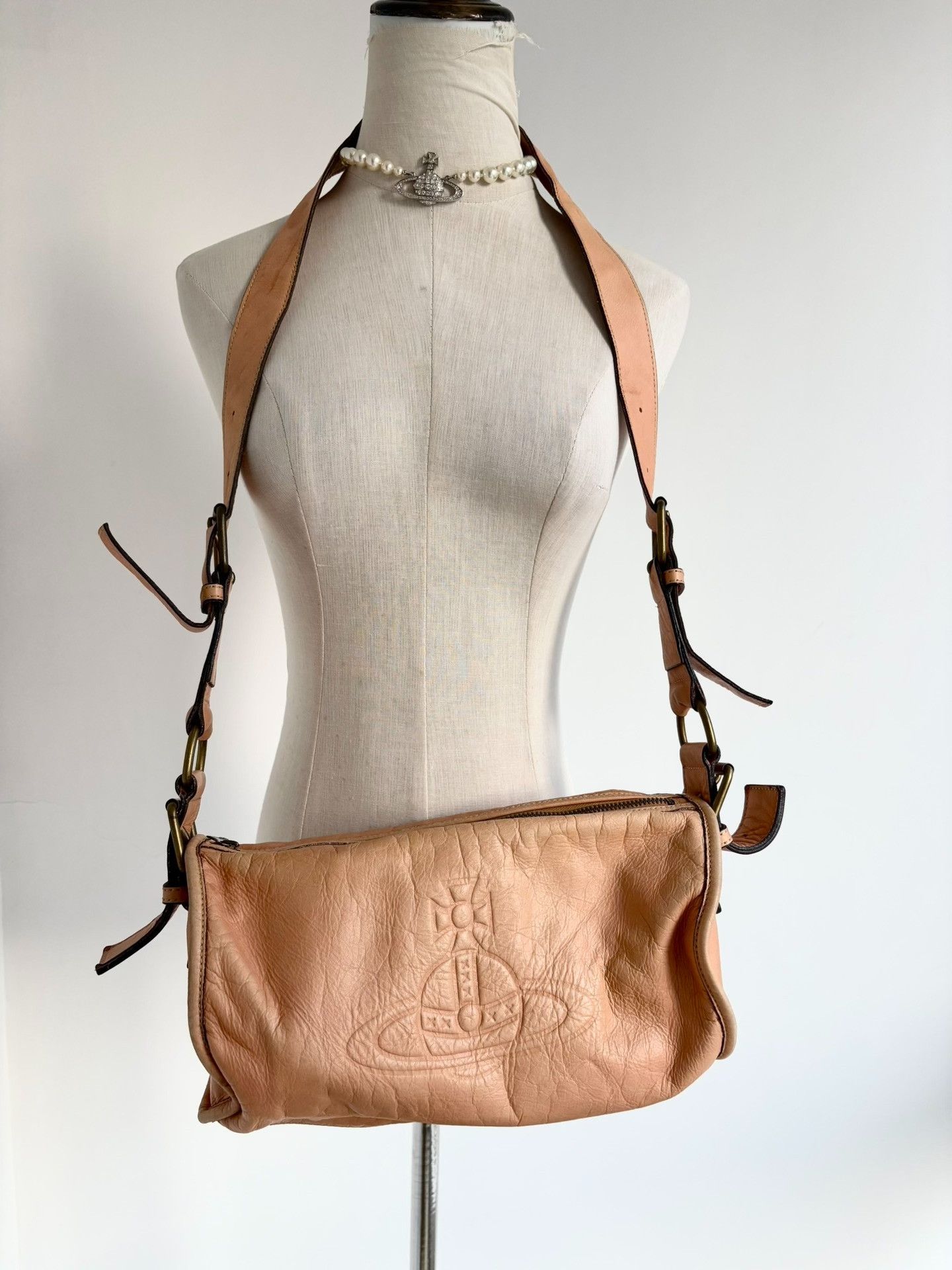 Vivienne Westwood Vivienne Westwood Vintage Beige Saturn Crossbody Size ONE SIZE - 1 Thumbnail