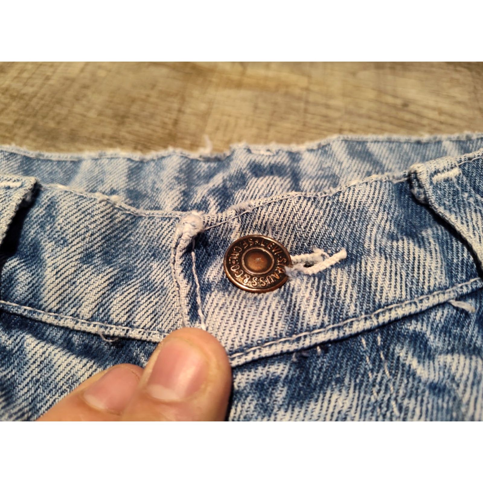 Levi's VINTAGE Levi's SF 207 Blue Jeans 30x27 Light Wash Distressed 70s 80s Unisex Adults Size US 30 / EU 46 - 6 Thumbnail