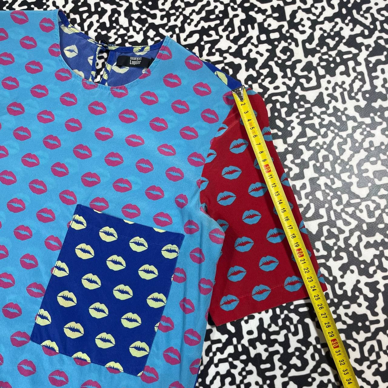 Markus Lupfer Vintage Y2K Markus Lupfer Silk Retro Kiss Logo Shirt Luxury Size XS / US 0-2 / IT 36-38 - 16 Thumbnail