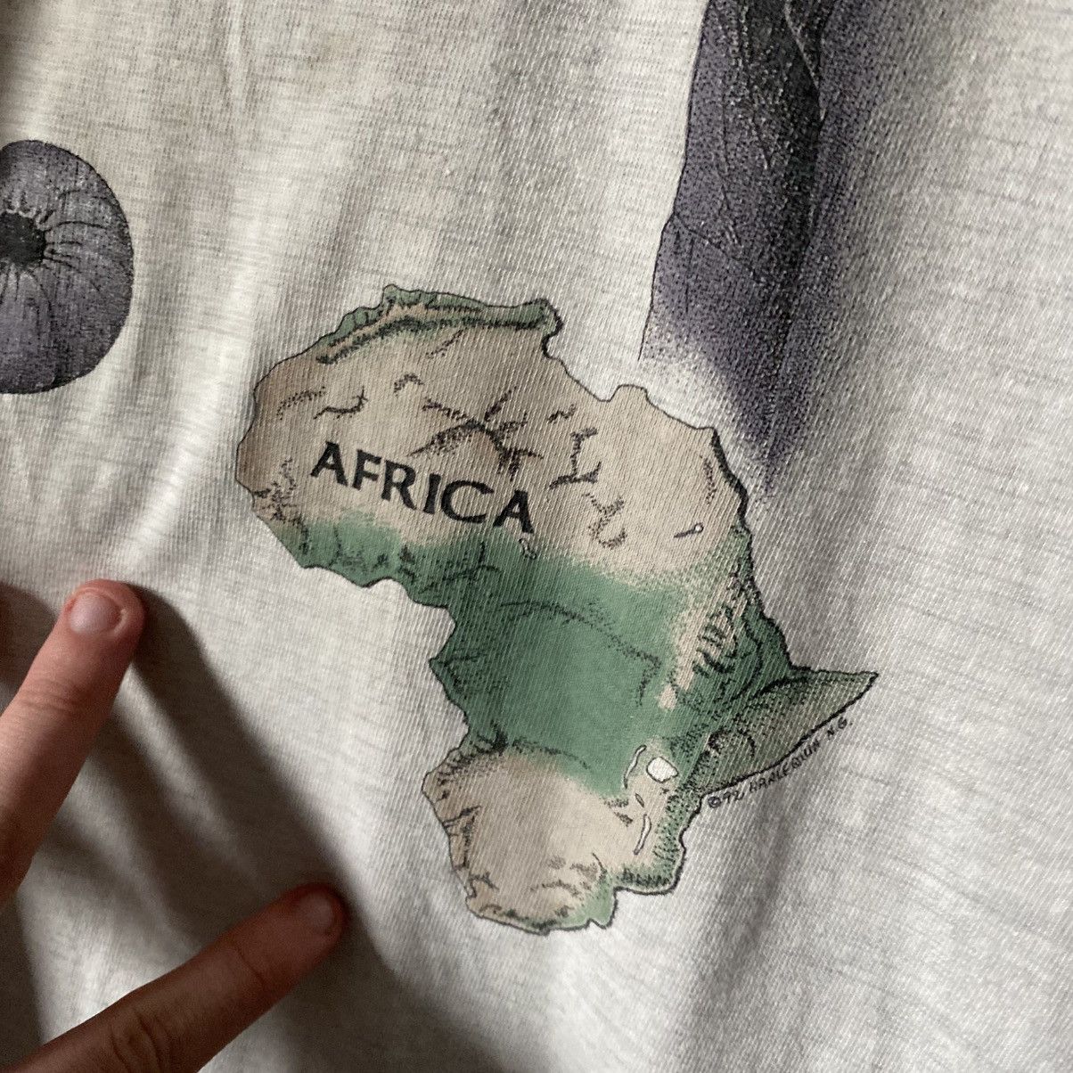 Other Vintage Harlequin Elephant nature 1992 big logo tee size XL Size US XL / EU 56 / 4 - 5 Thumbnail