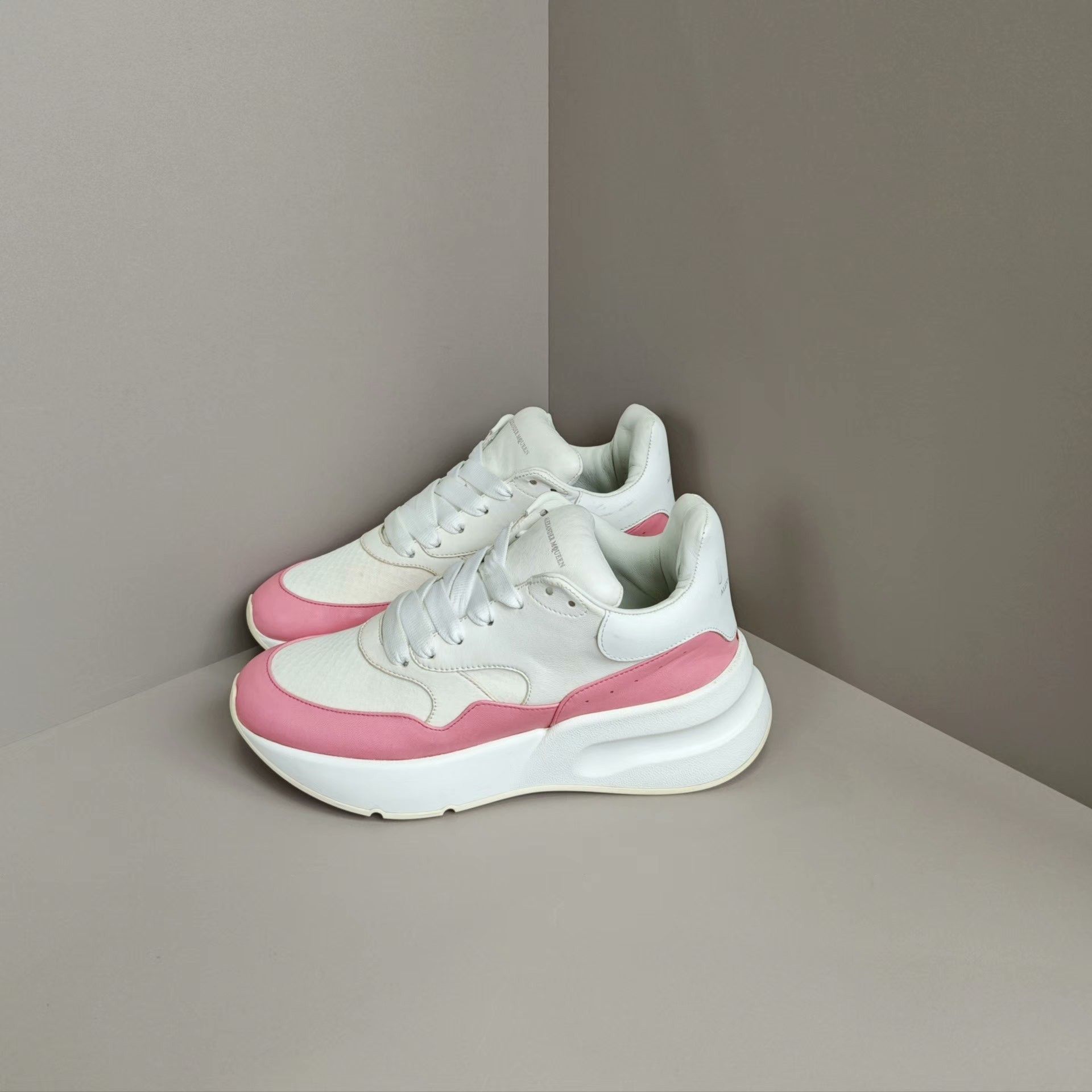 Alexander McQueen Alexander McQueen Running Lowtop Sneakers us_8 Women Size US 8 / IT 38 - 1 Thumbnail