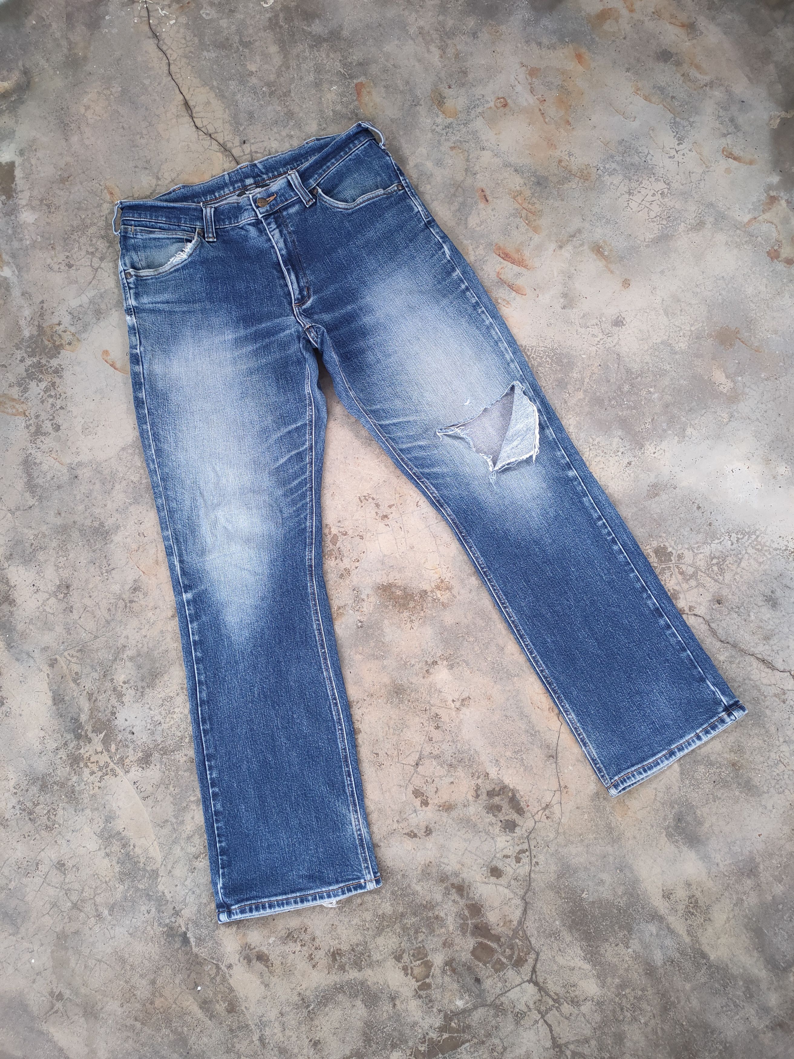 Wrangler W33 VINTAGE WRANGLER FADED DISTRESSED JEANS DENIM PANTS Size US 33 - 1 Thumbnail