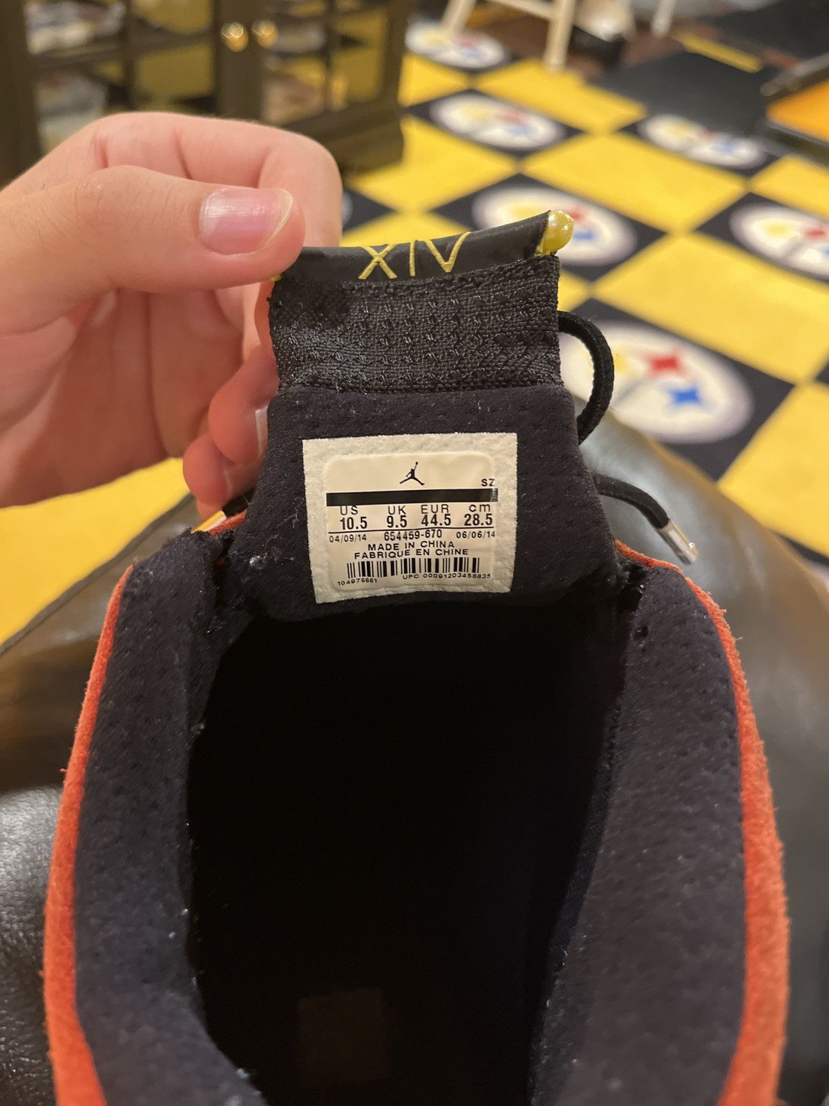 Jordan Brand Jordan 11 Ferrari Size US 10.5 / EU 43-44 - 8 Thumbnail
