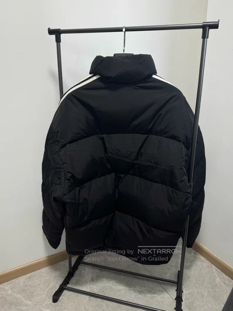 Balenciaga Balenciaga Black Puffer Jacket with Three Stripes on the S Size US S / EU 44-46 / 1 - 4 Thumbnail