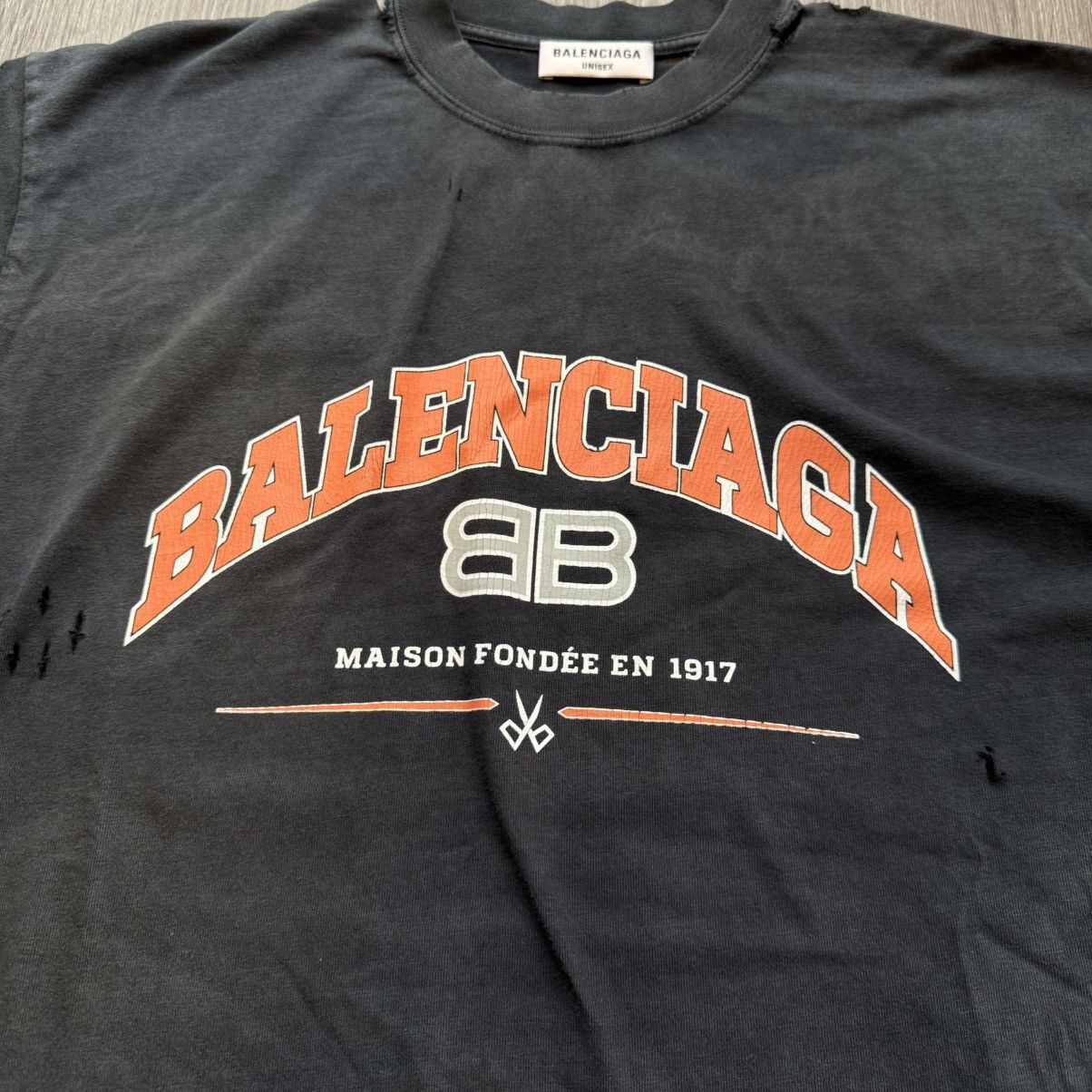 Balenciaga Balenciaga Maison Distressed T-shirt *XS Size US XS / EU 42 / 0 - 3 Thumbnail