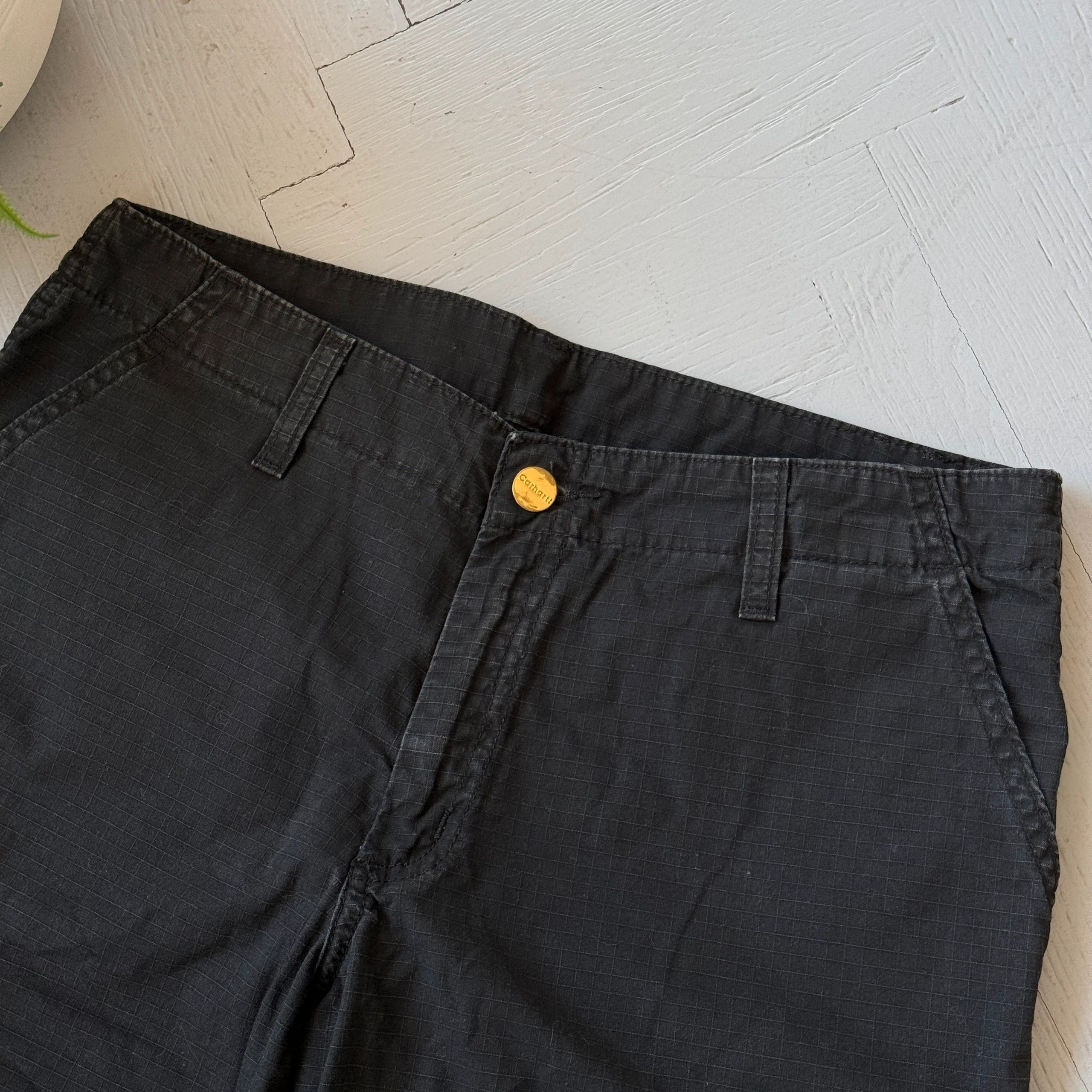 Carhartt Carhartt W' Cargo Bermuda Shorts Black Size US 28 / EU 44 - 4 Thumbnail