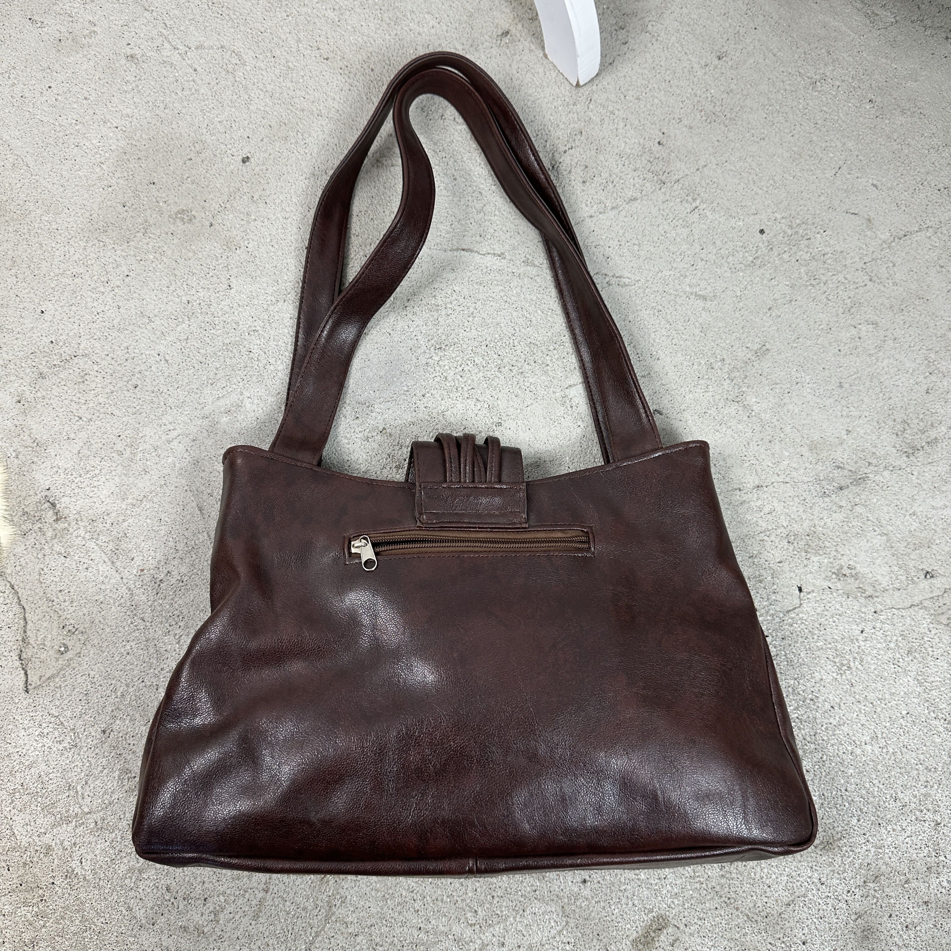 Vintage Vintage Avant Garde Faux Leather Shoulder Bag 00s Size ONE SIZE - 4 Thumbnail